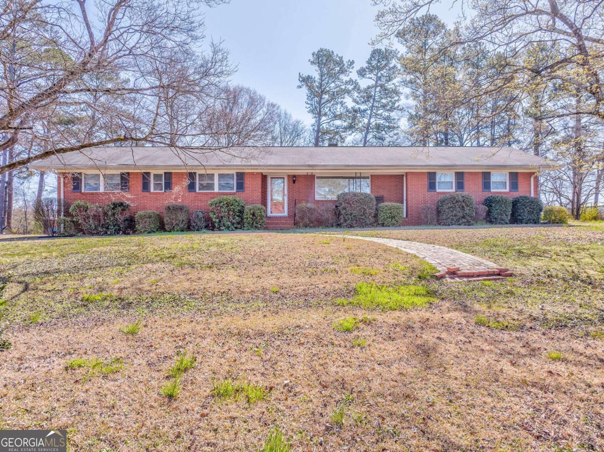 1 Brookwood Drive Property Photo