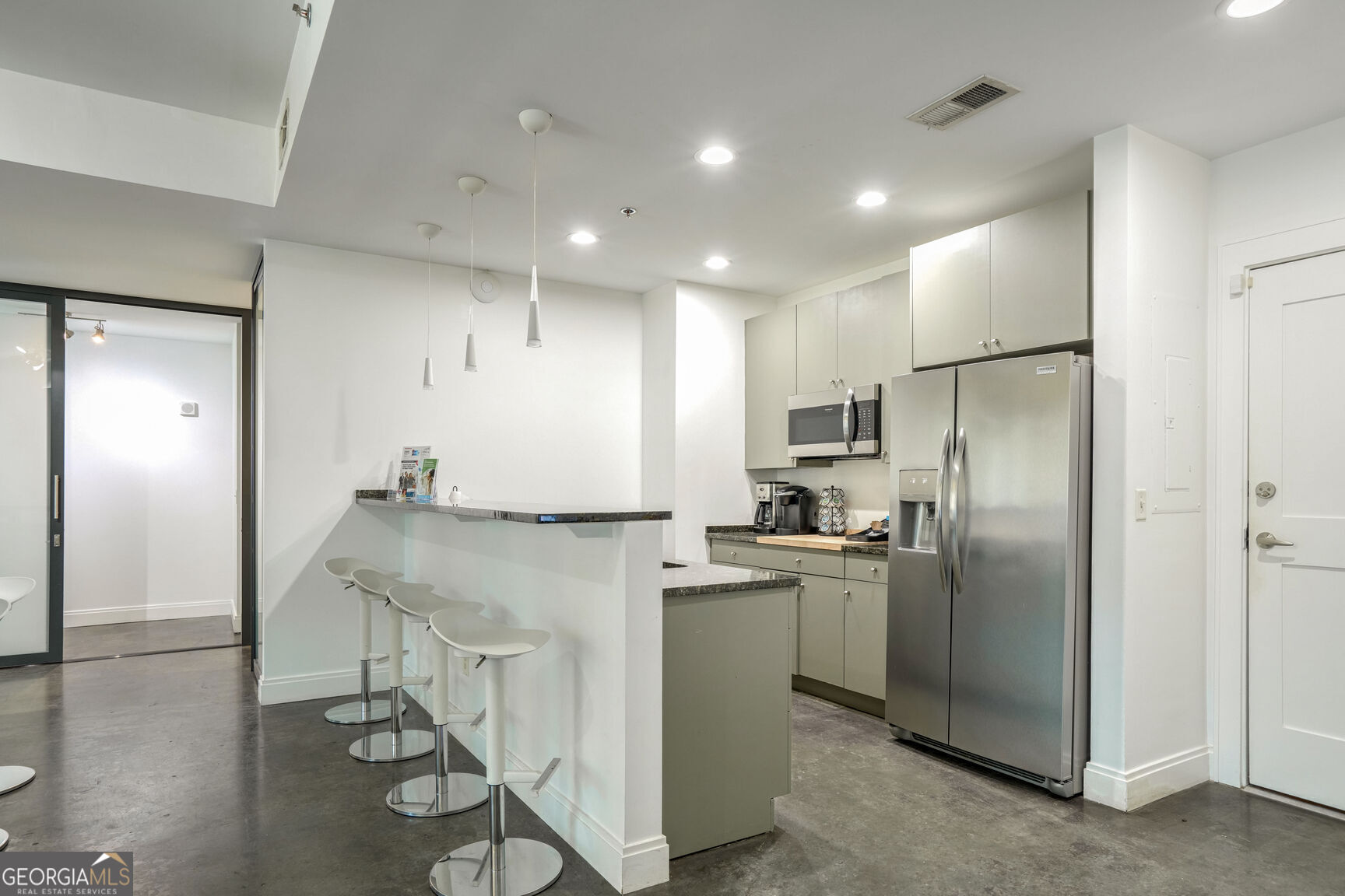 905 Juniper Street Ne # 110 Property Photo 15