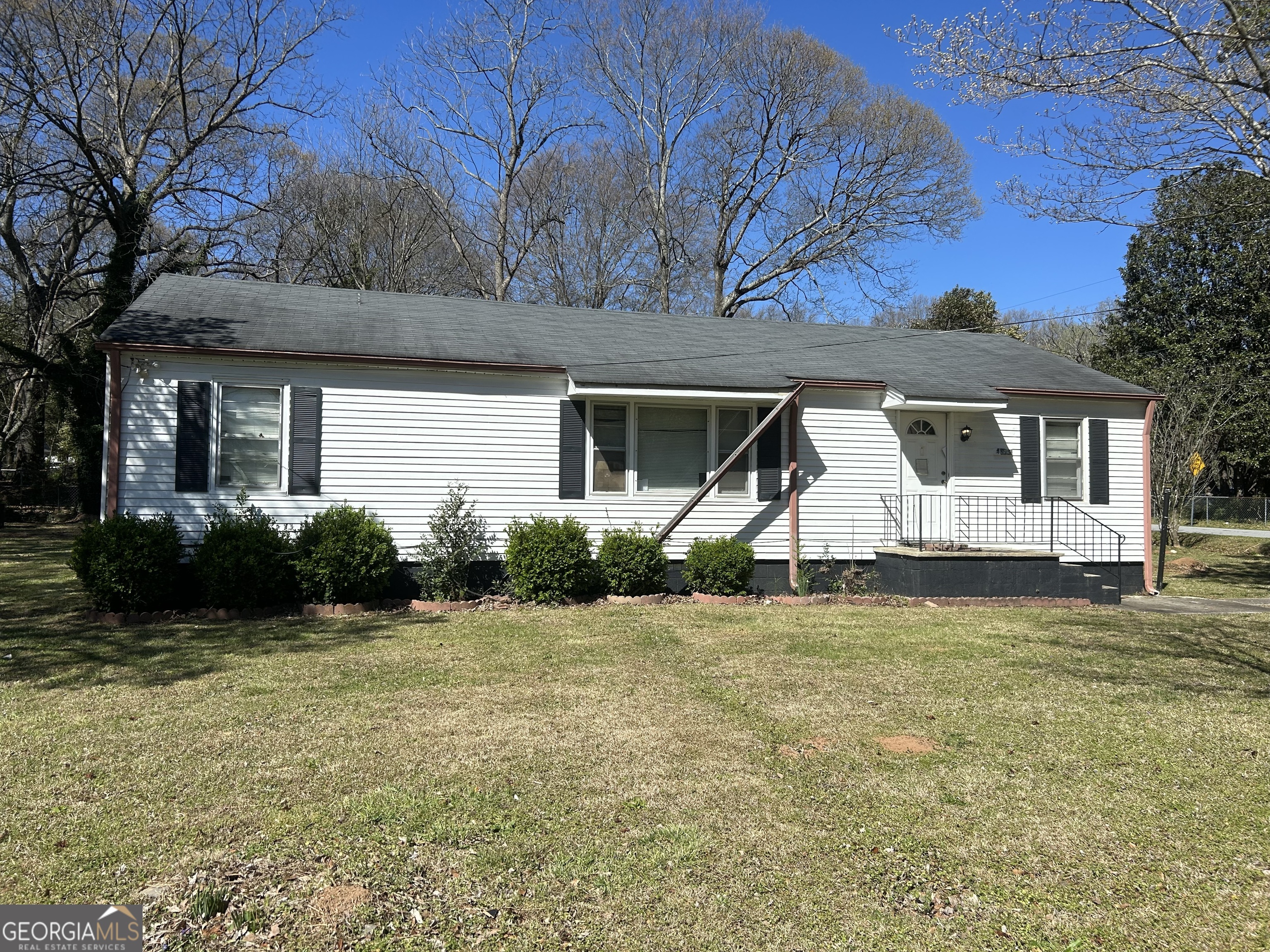 4695 College Street Property Photo