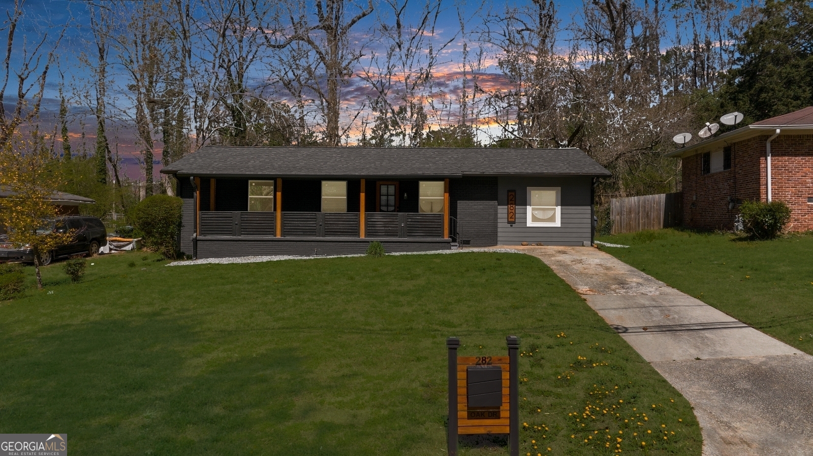 282 Oak Drive Se Property Photo 1