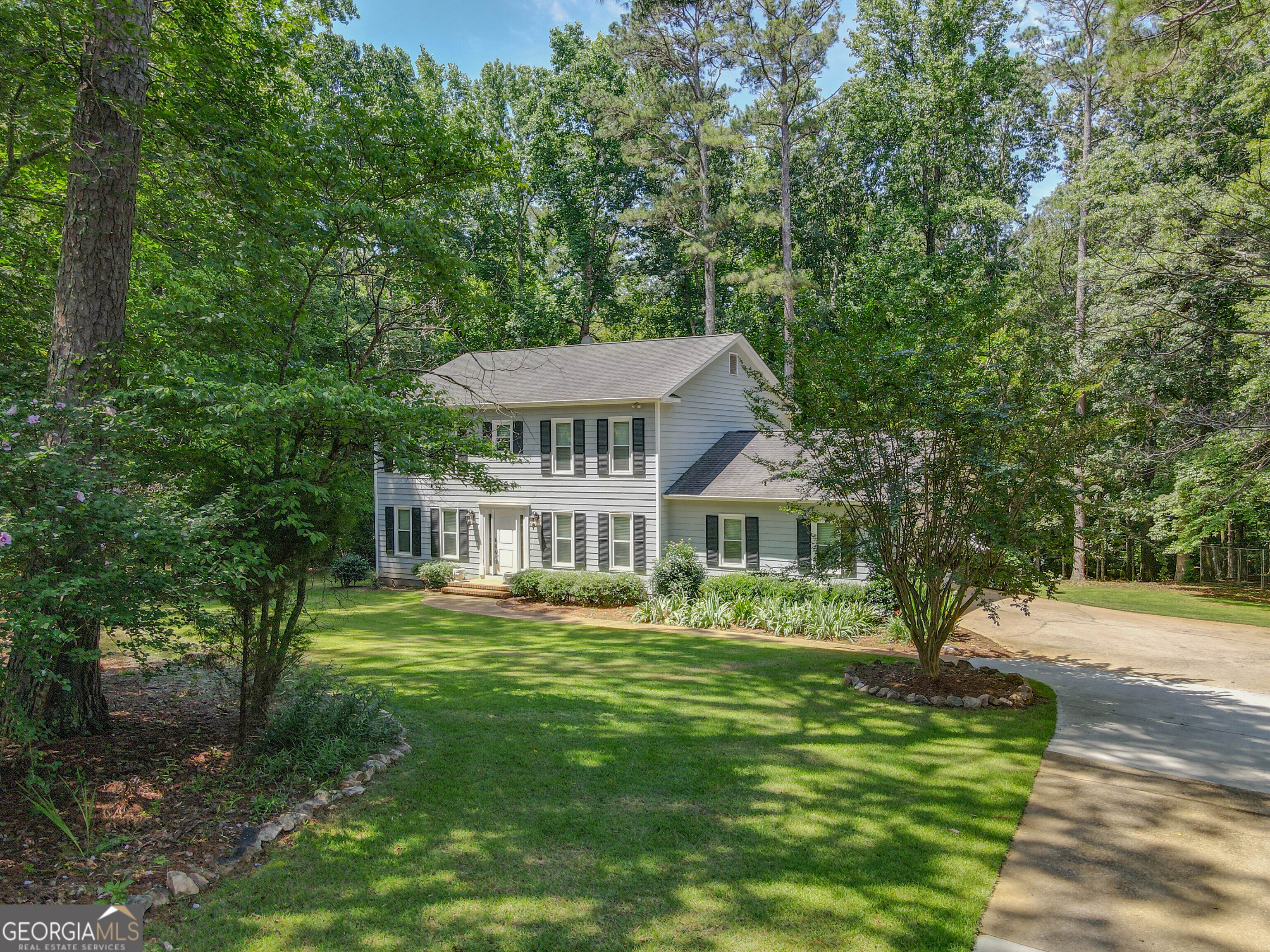 207 Lakeshore Way Property Photo 1