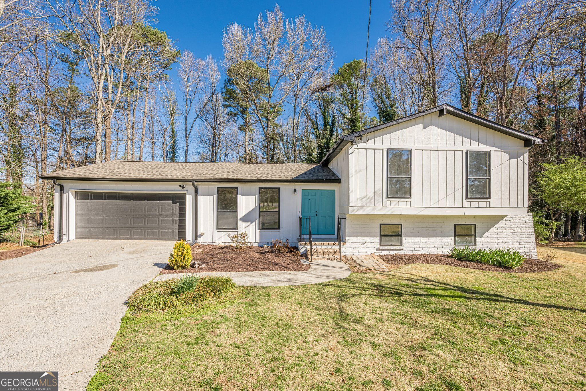 2330 Regal Court Property Photo