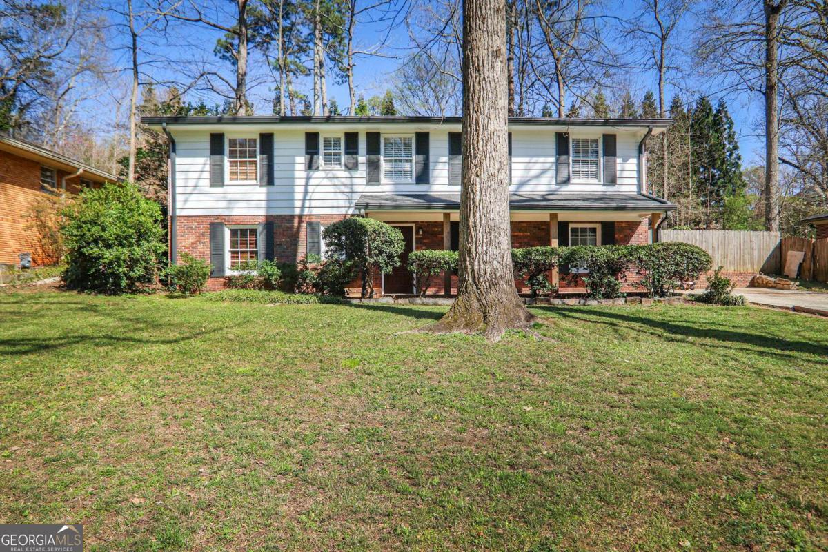 933 Vistavia Circle Property Photo