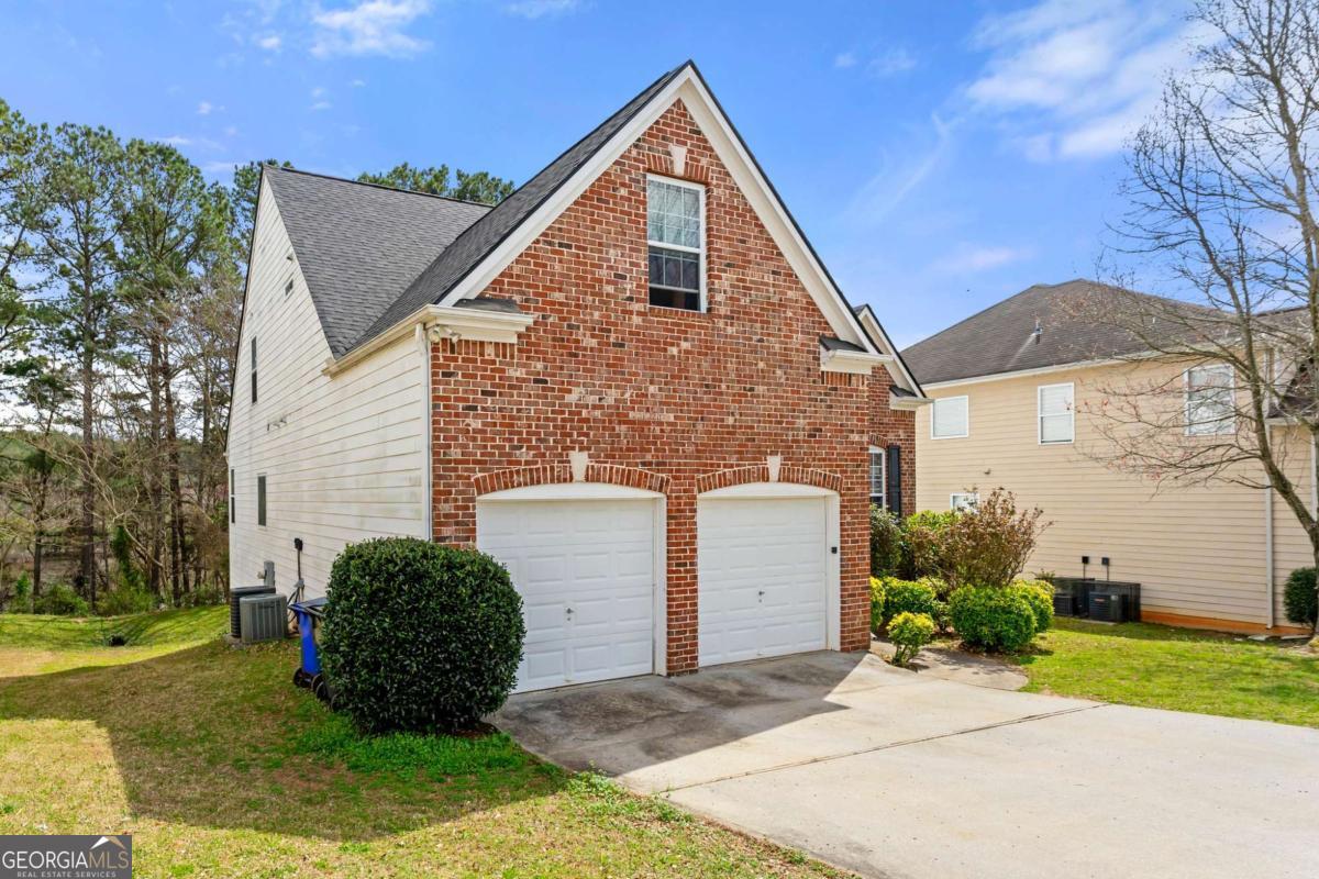 8819 Lakecrest Way Property Photo