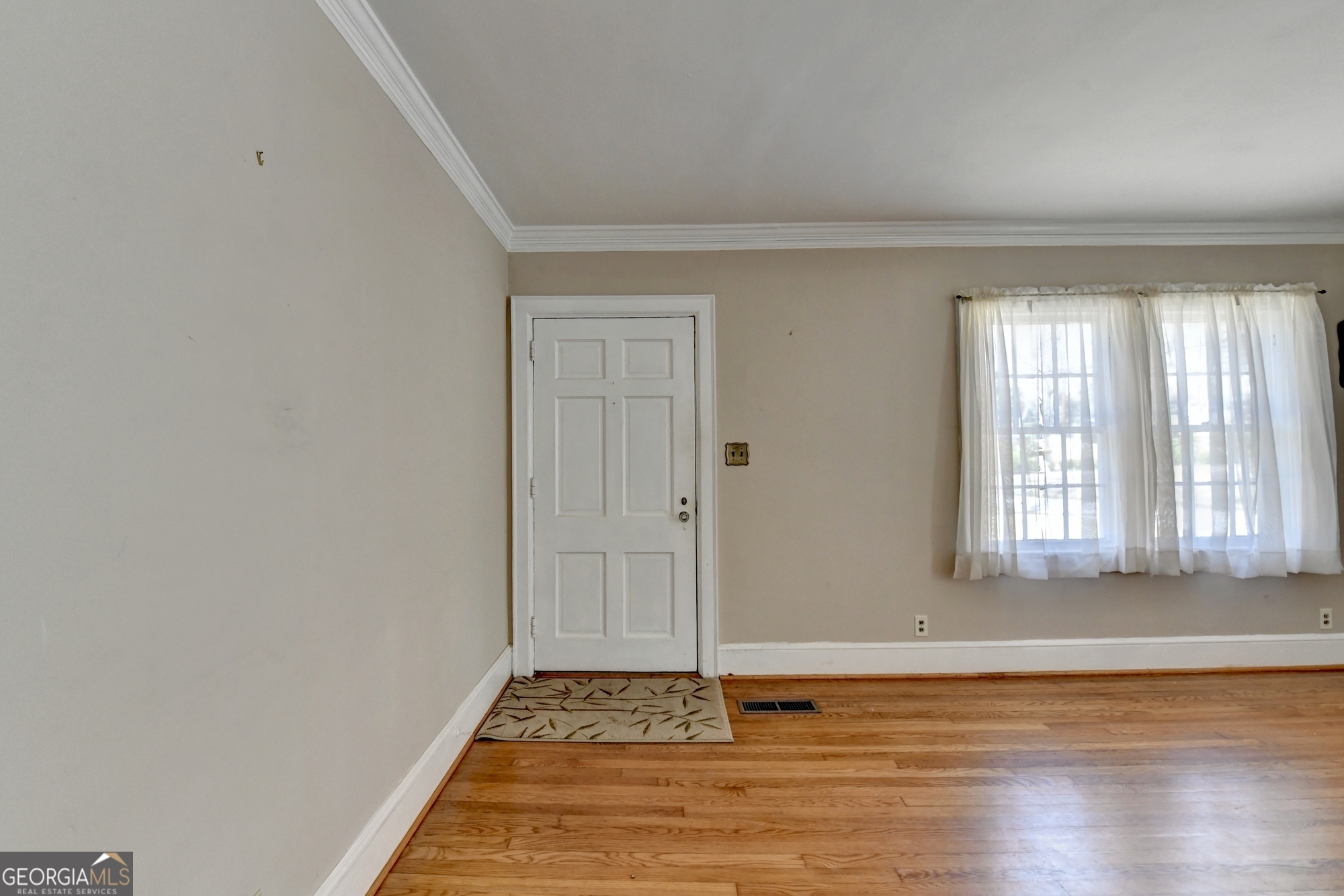 2953 Hardman Court Ne Property Photo 10