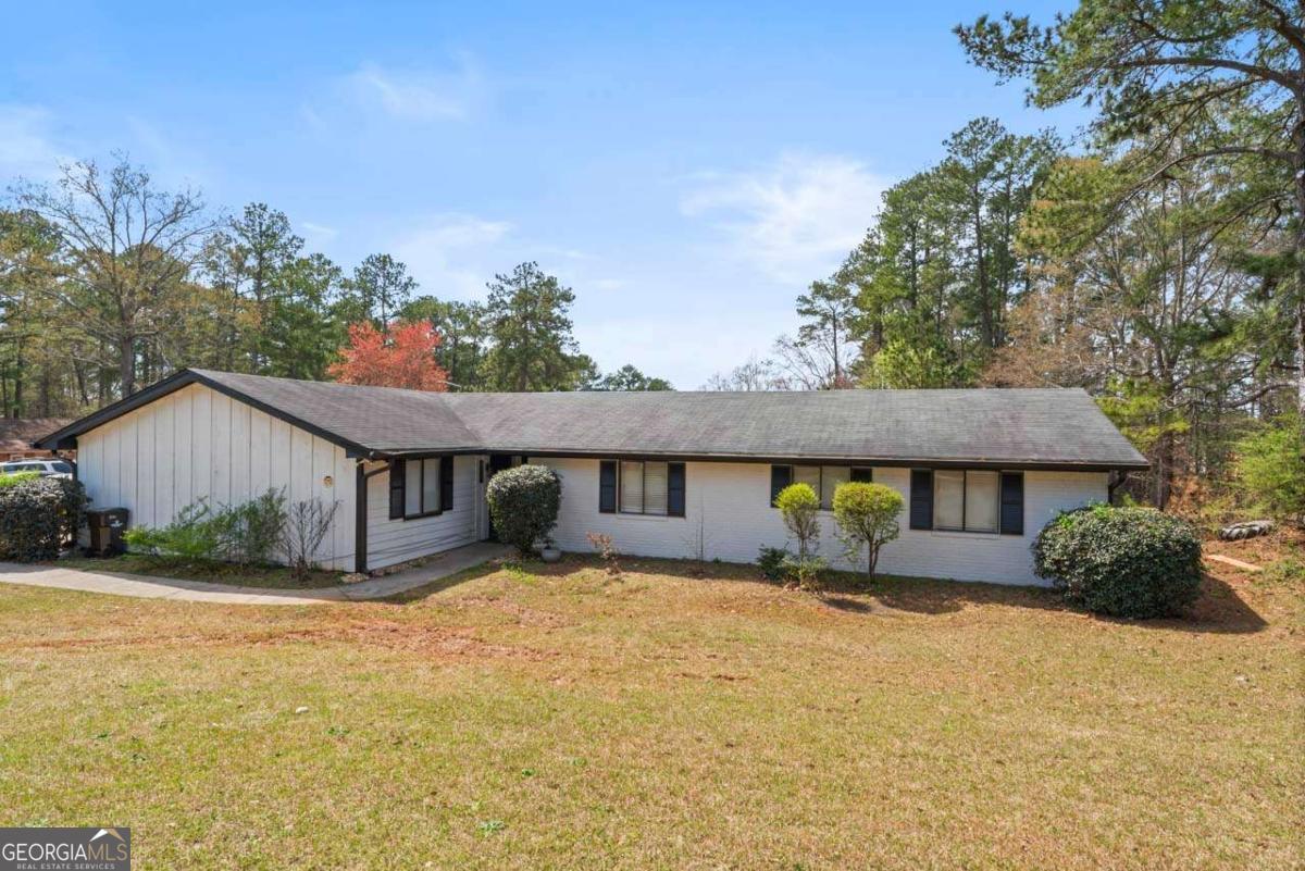 8223 & 8225 Glenwoods Drive Property Photo