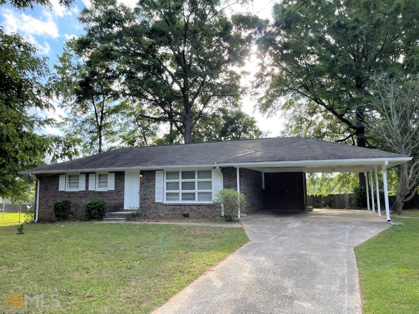 8586 Taylor Road Property Photo
