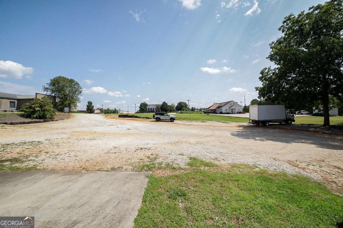 944 Harmony Road Property Photo 7