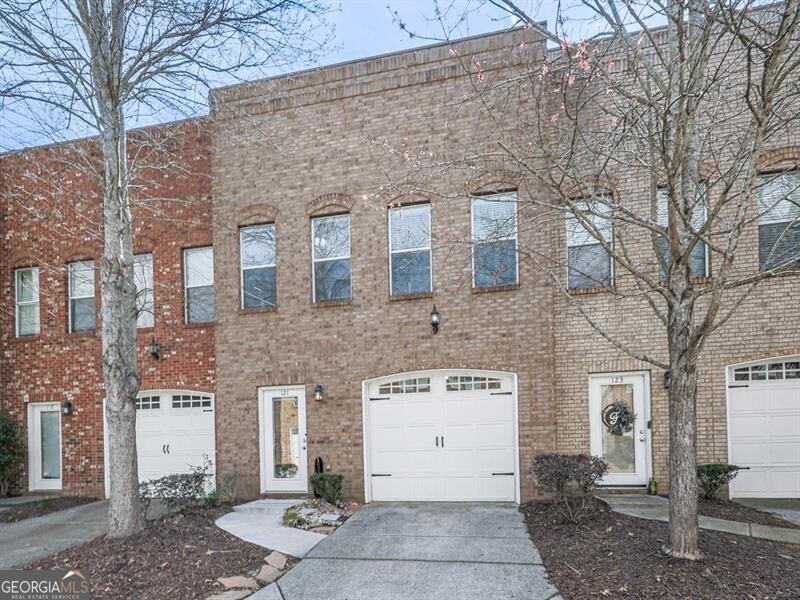 121 Riverwatch Court Property Photo