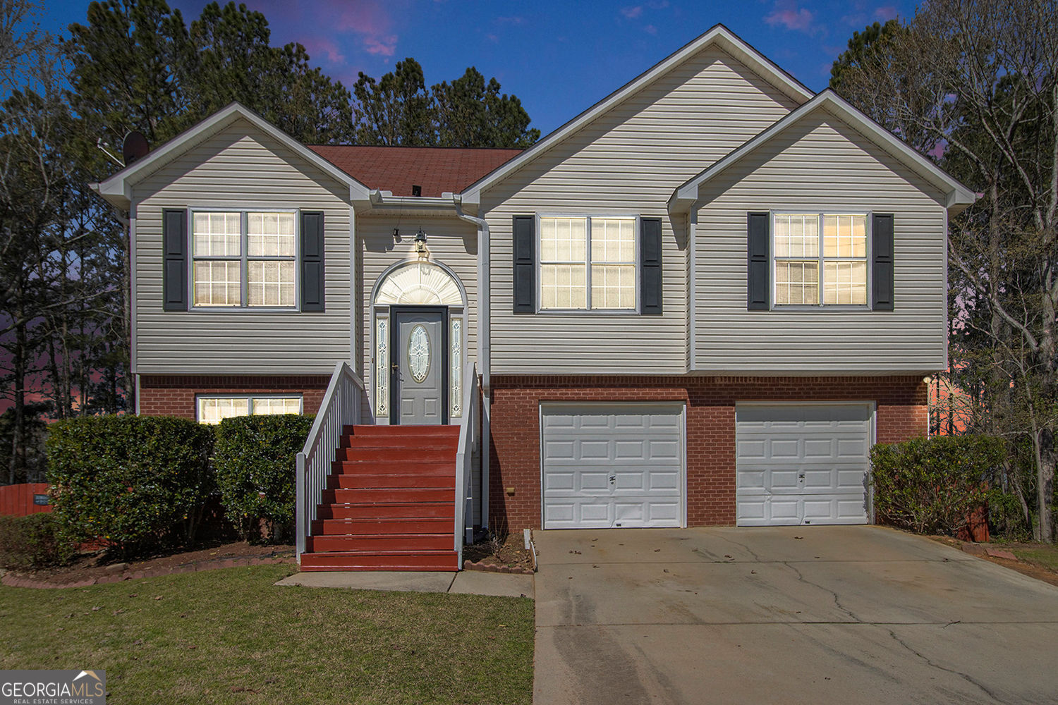 721 White Oak Court Property Photo 1