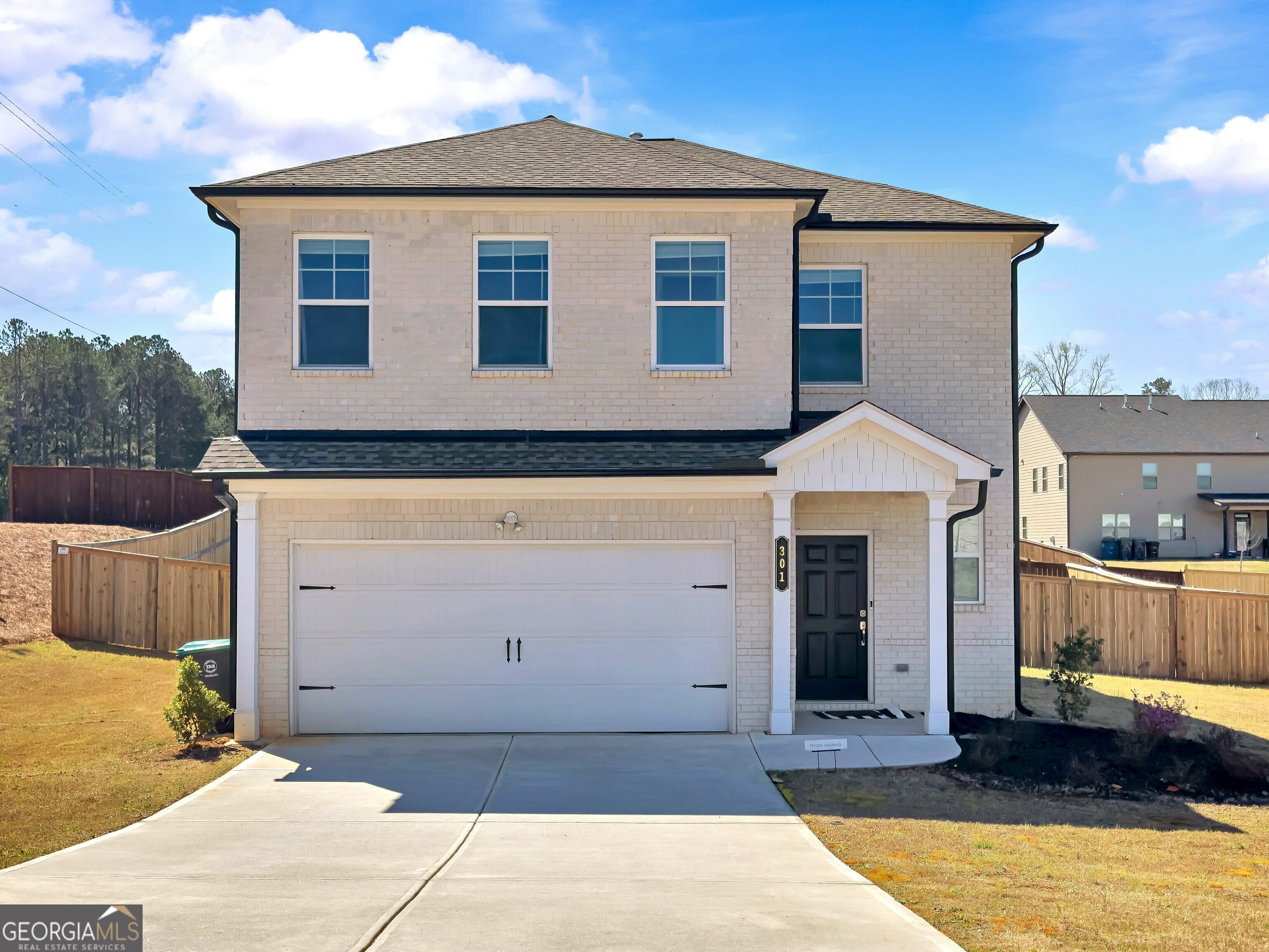 301 Amsterdam Way Property Photo
