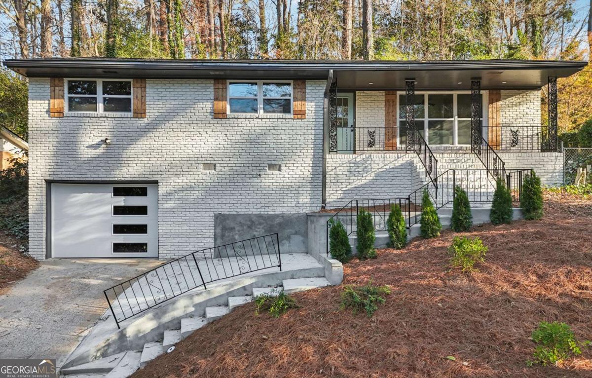 1012 Latham Road Property Photo