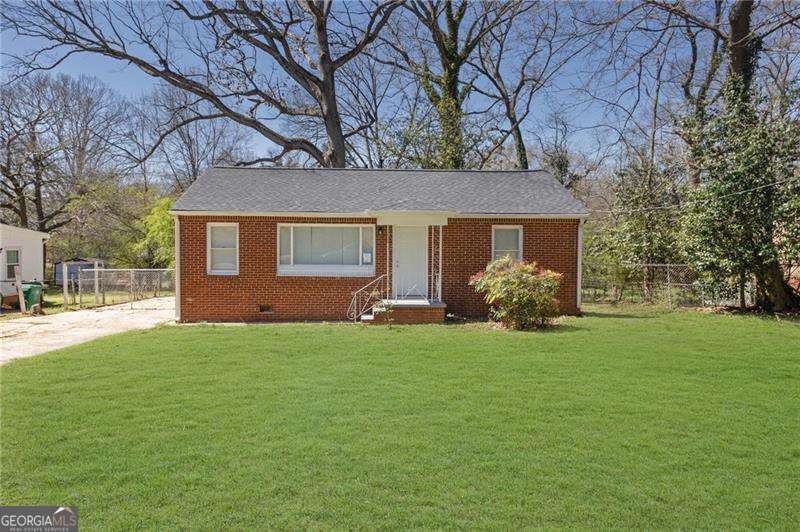 1883 Clarke Lane Property Photo 1
