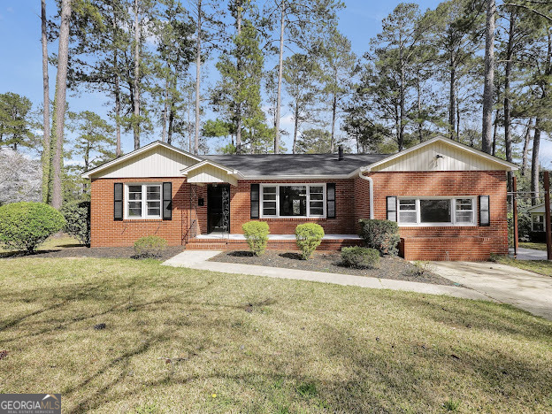 789 Pinewood Drive Property Photo 1