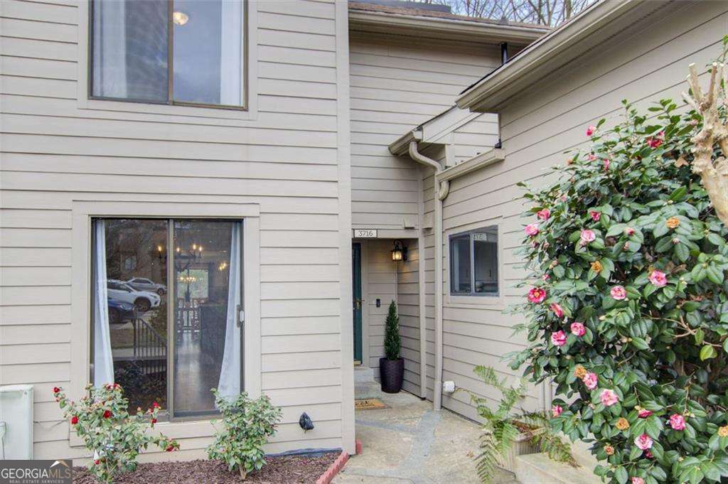 3716 Stonewall Circle Se Property Photo