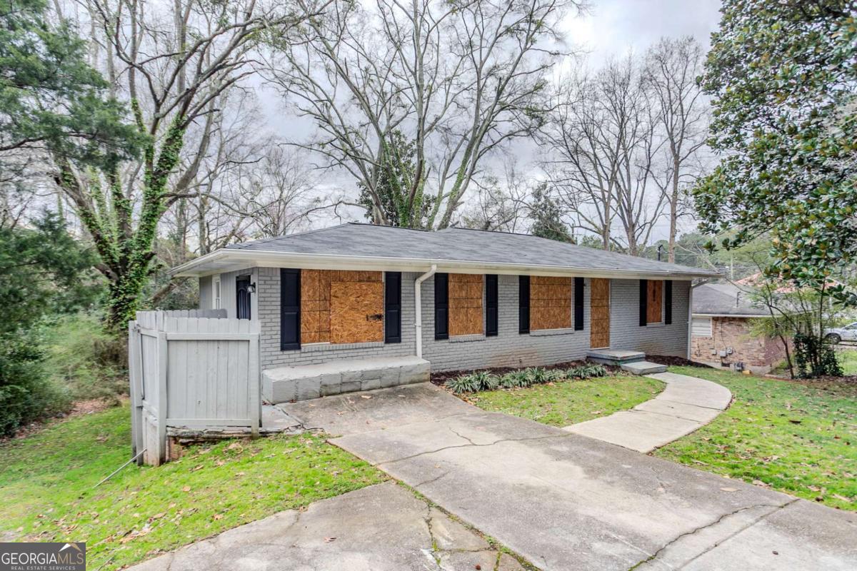 1826 Meadowglades Drive Property Photo 1