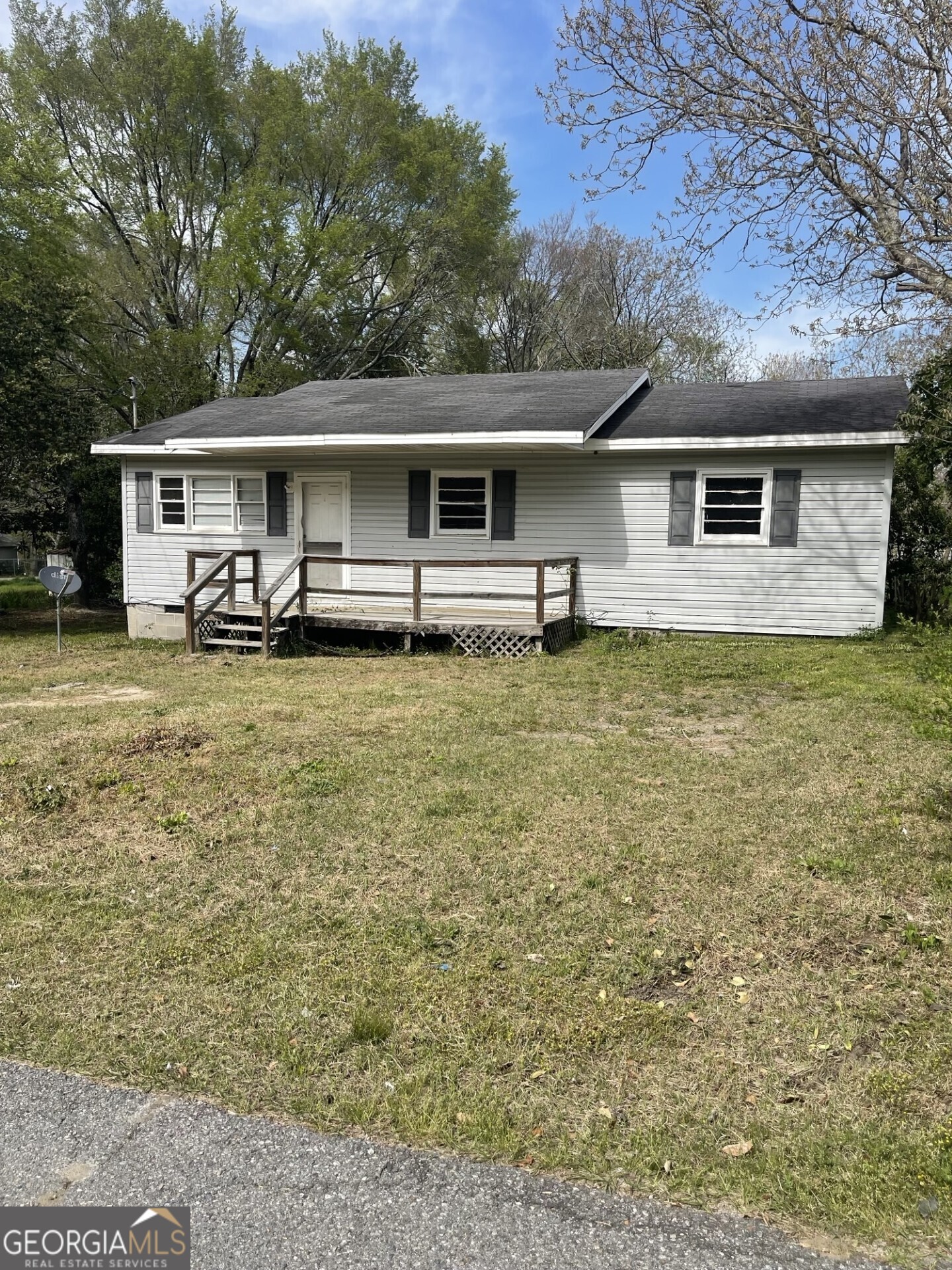 143 Oak Street Property Photo