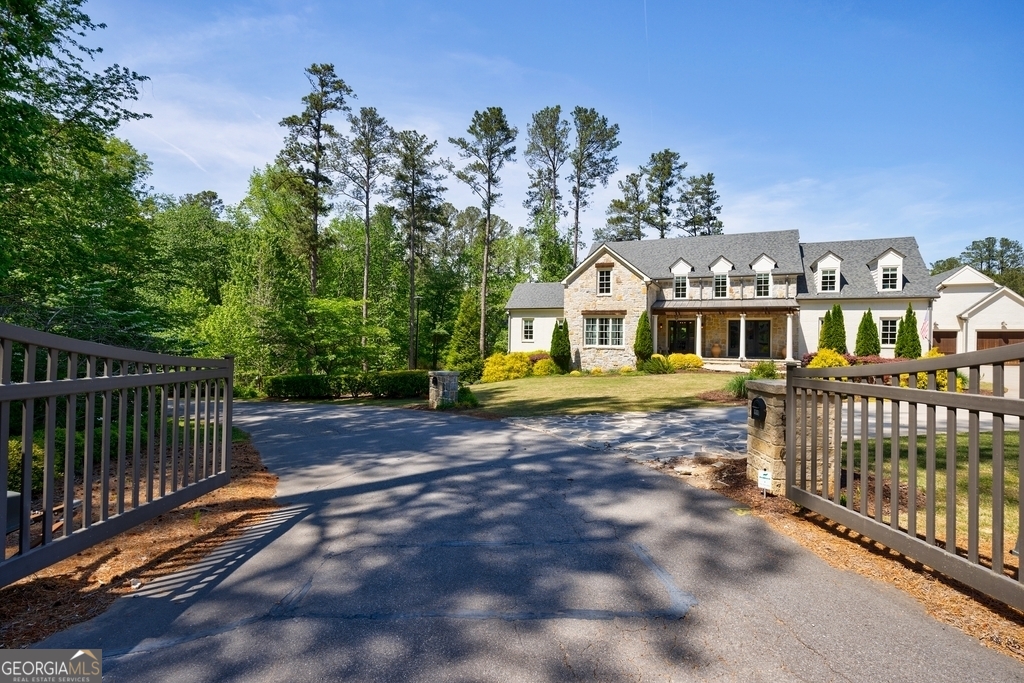 1530 Redd Road Property Photo 1