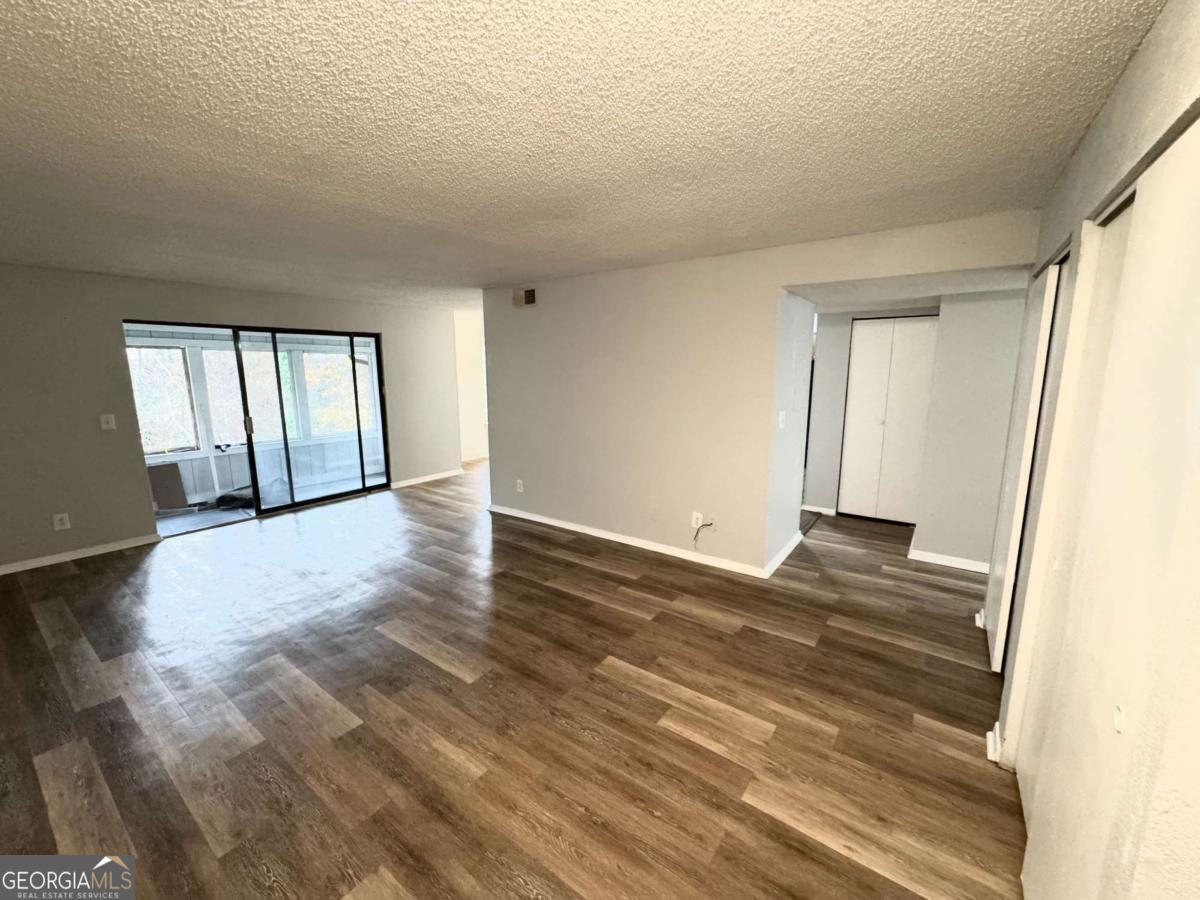 925 Seasons Parkway Property Photo