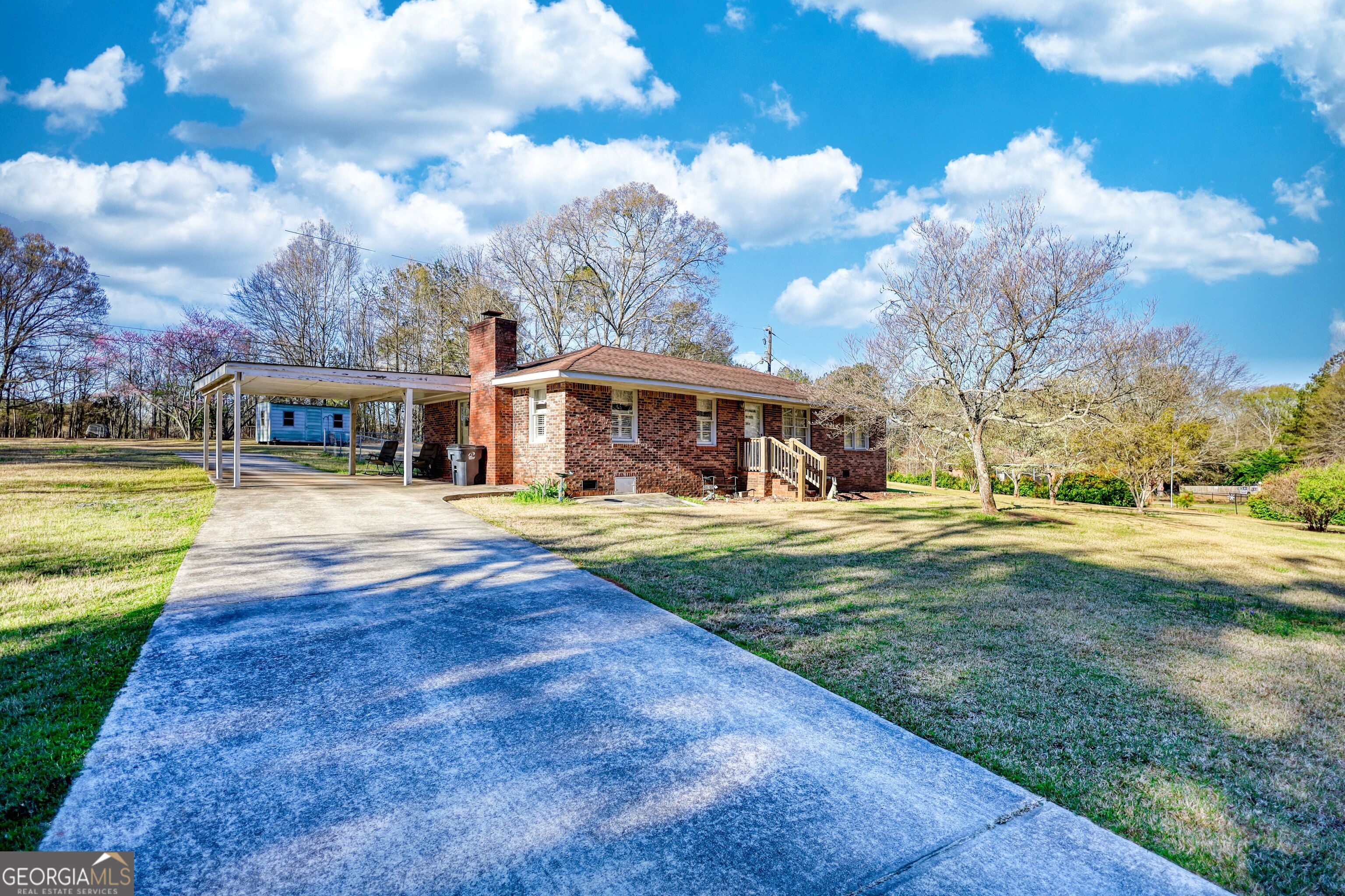 1715 Highway 11 N Property Photo