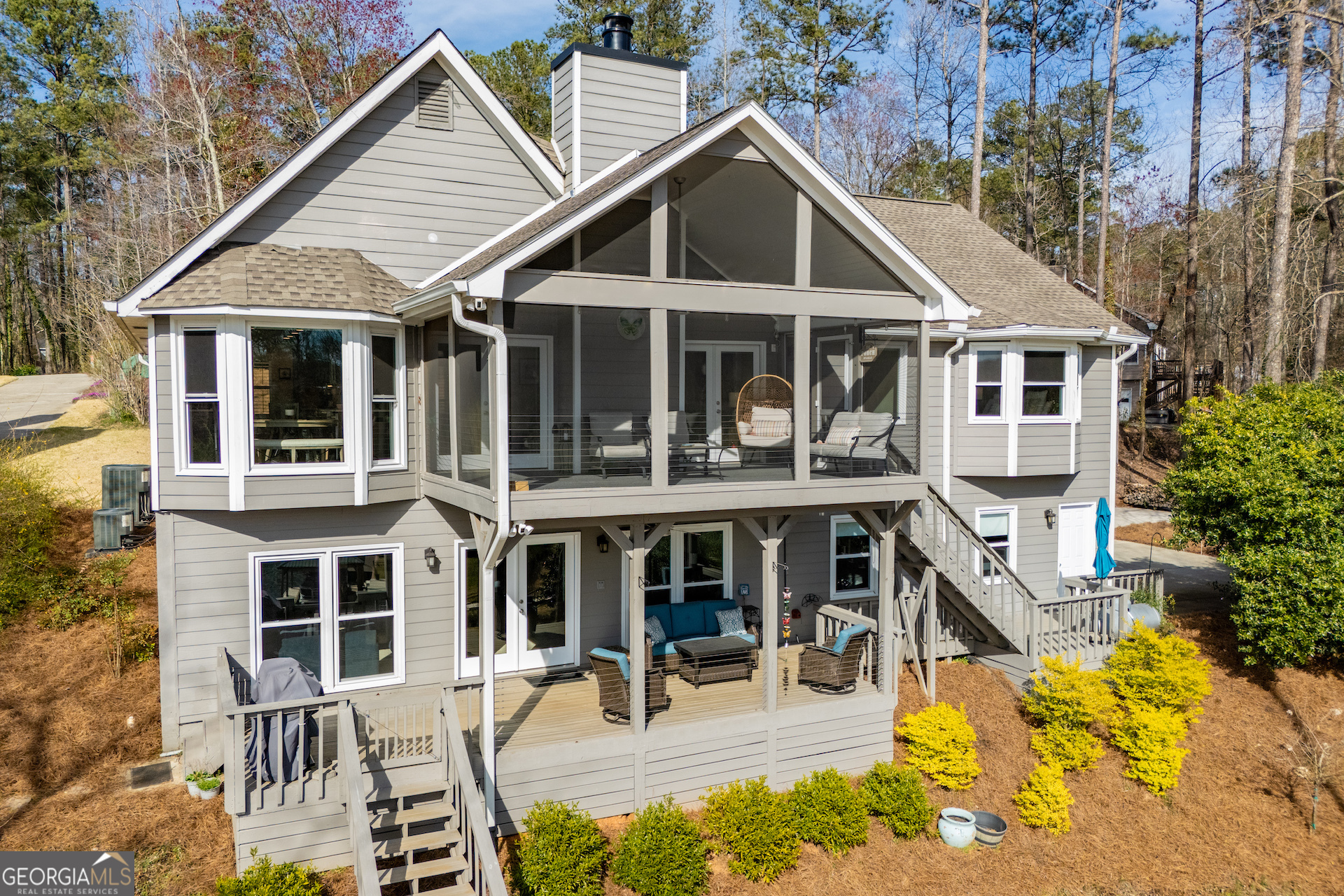 2304 Larchmont Court Property Photo