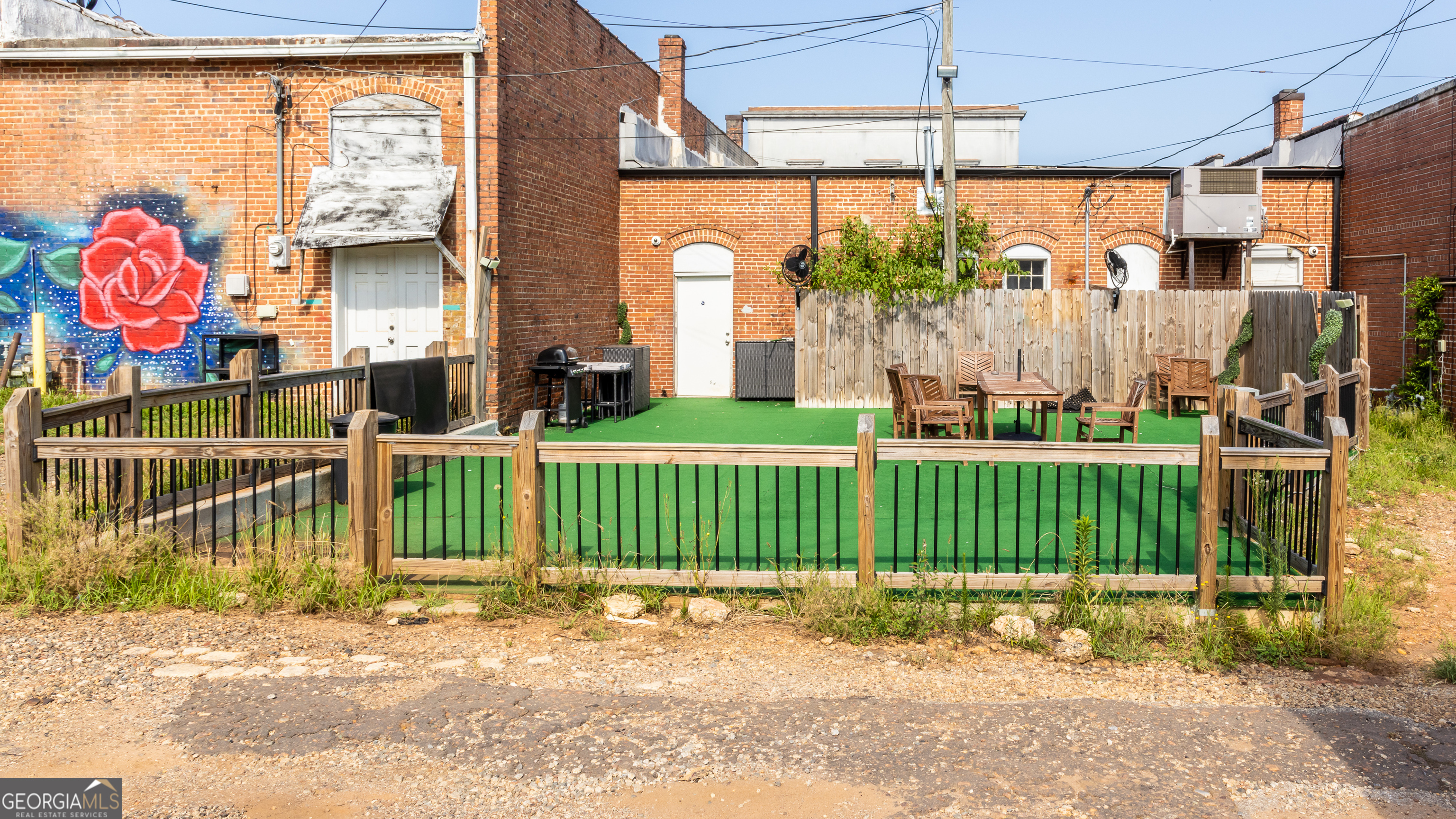 106 & 108 N Church Street Property Photo 6