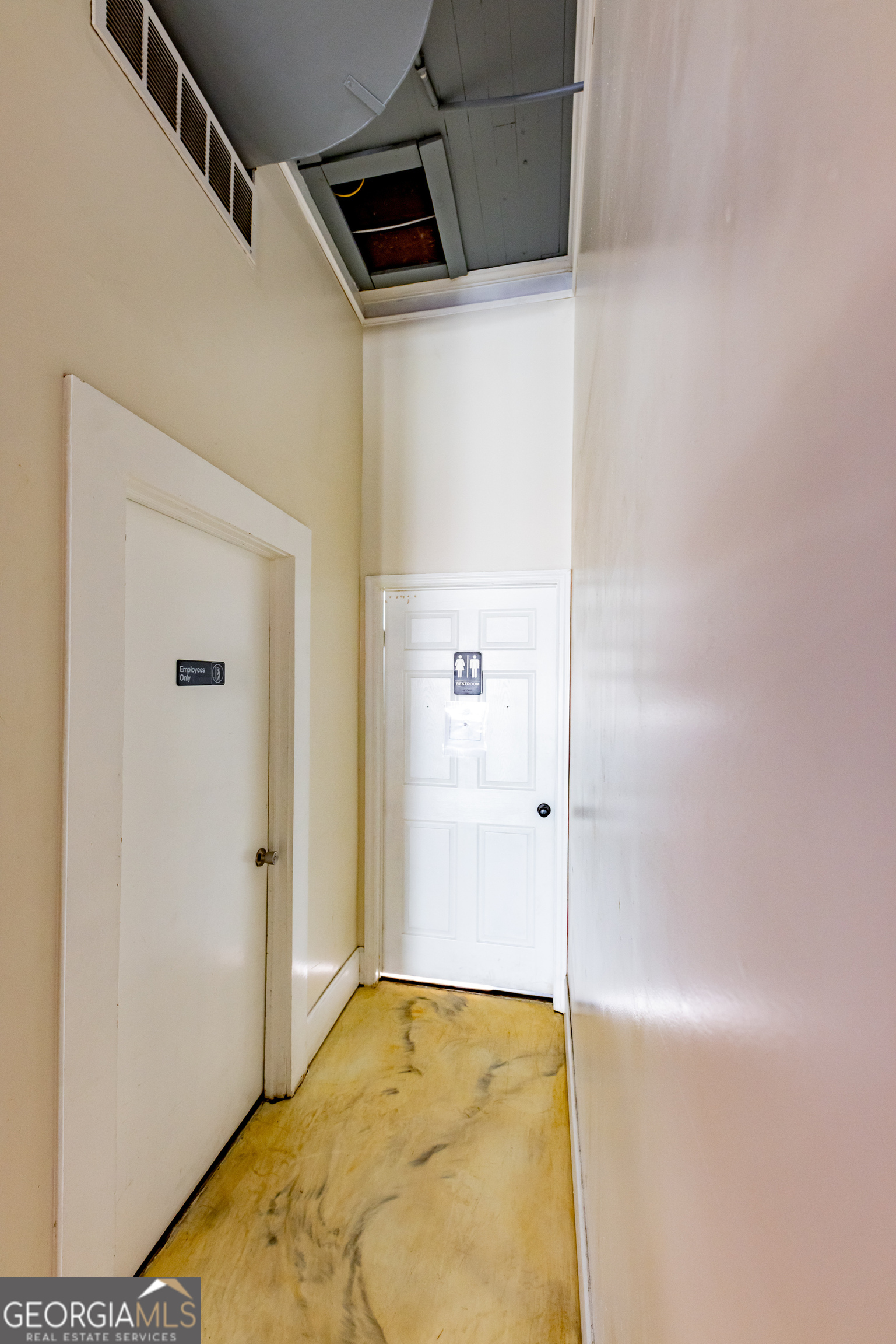 106 & 108 N Church Street Property Photo 40
