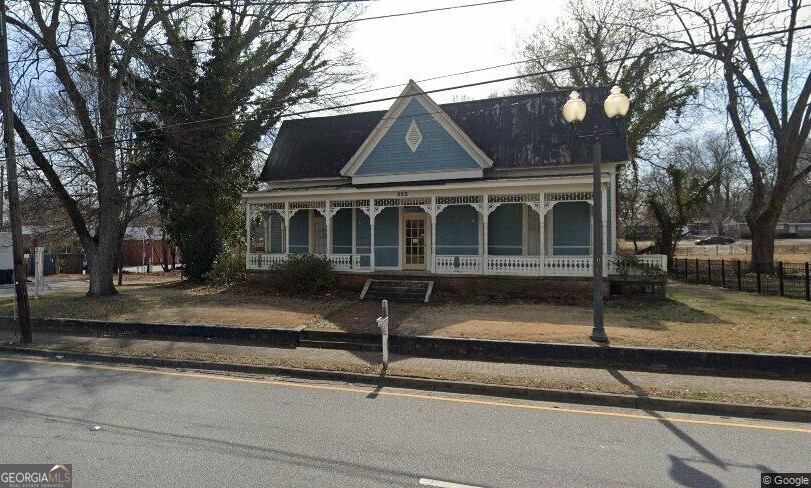255 Lanier Avenue E Property Photo