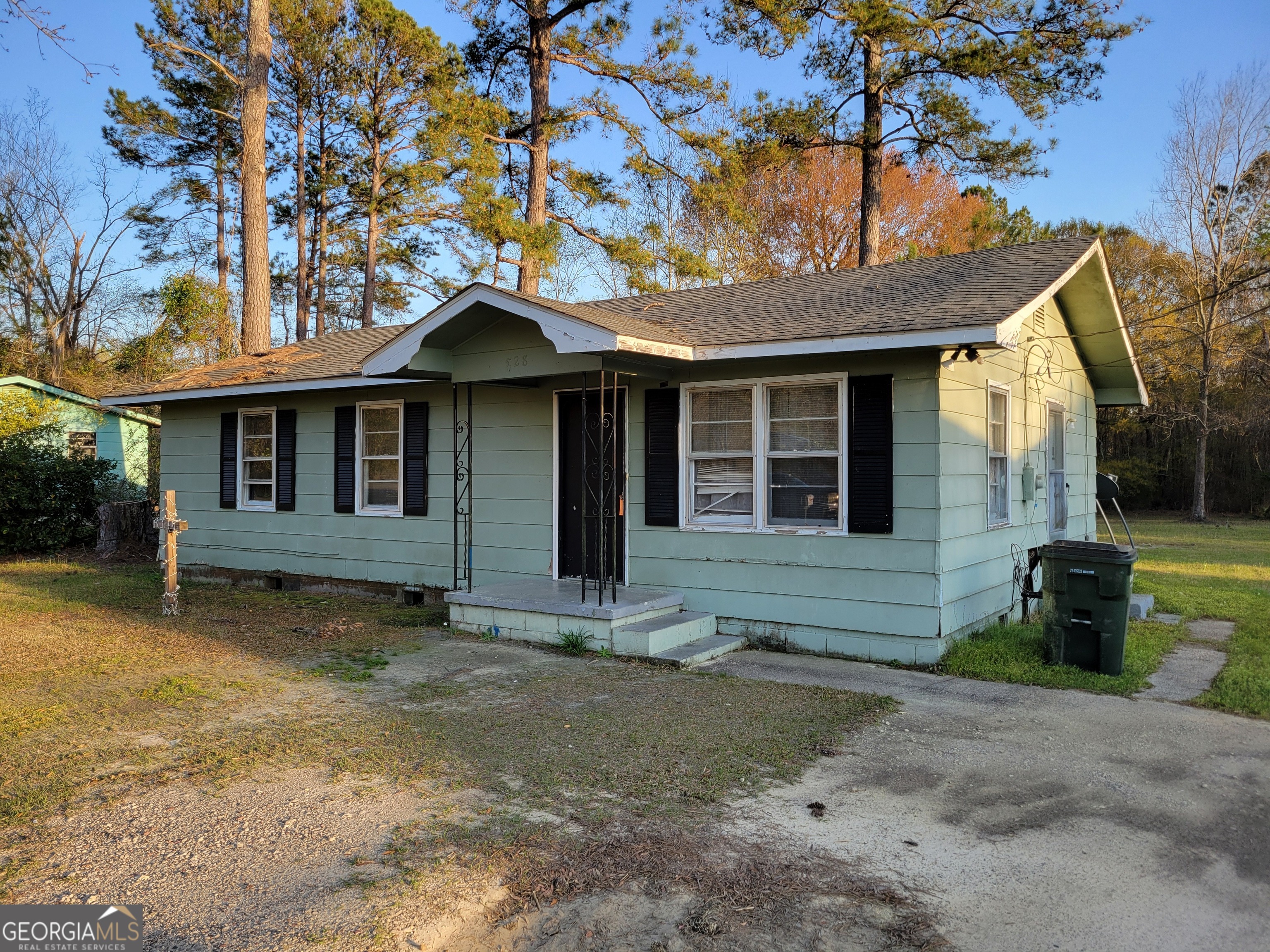 528 Tarver Street Property Photo