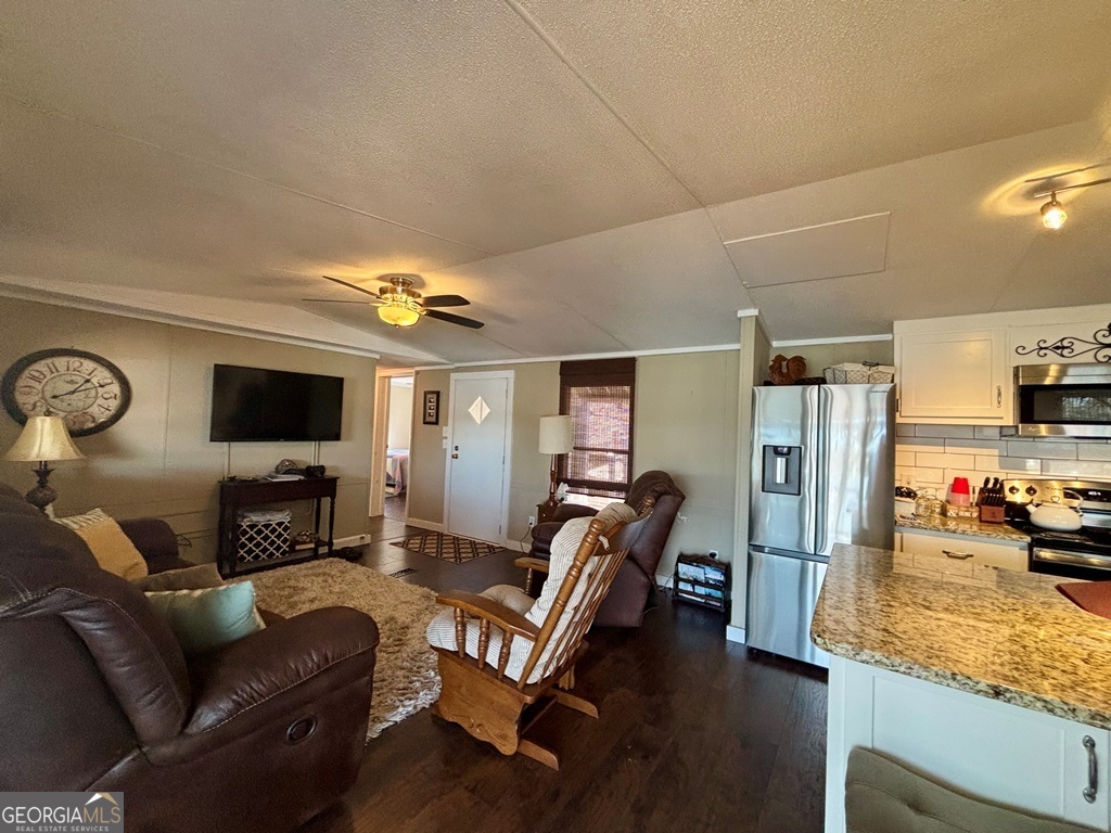 287 Foxglove Property Photo 10