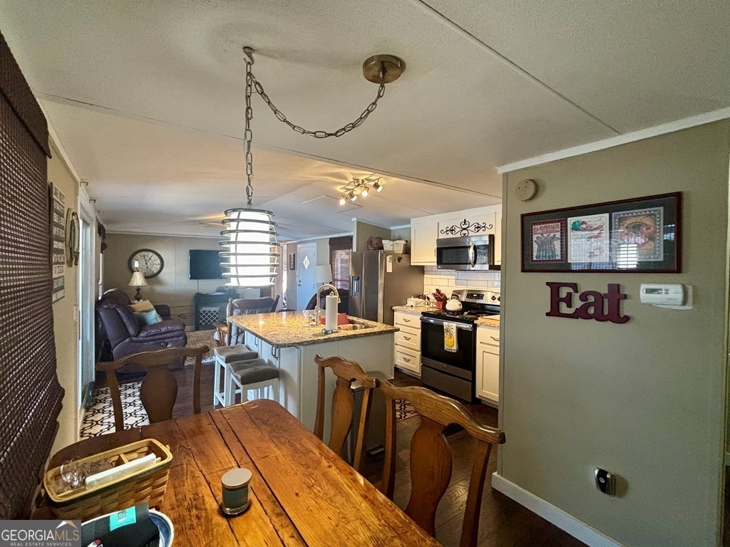 287 Foxglove Property Photo 14
