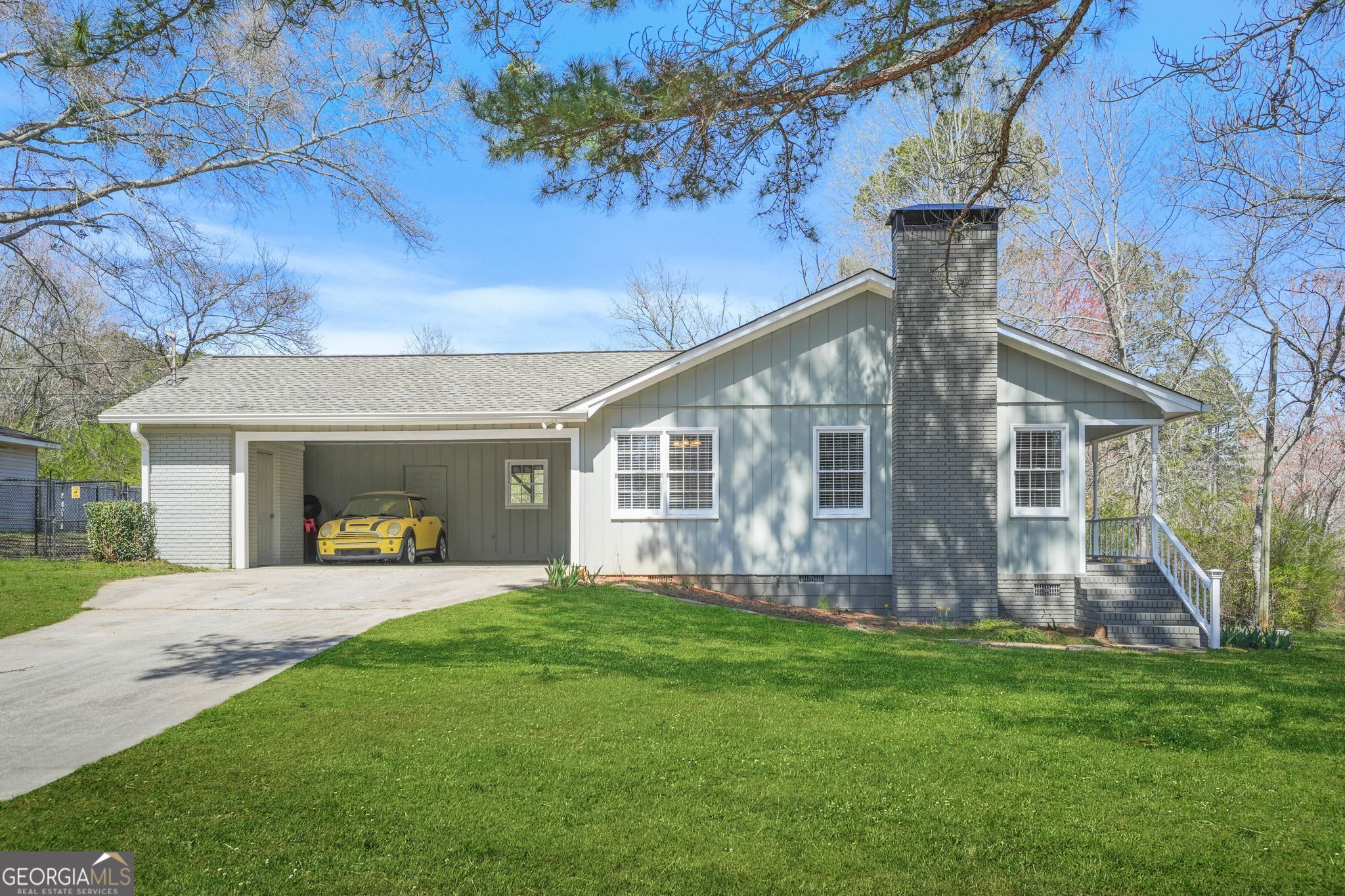 200 Harvell Drive Property Photo