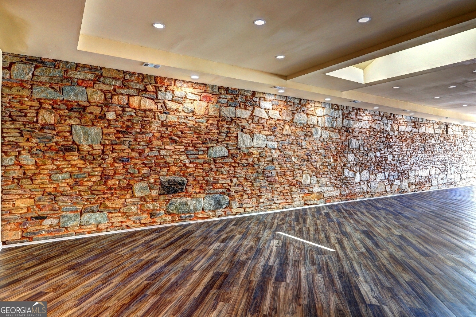 15 Market Street Property Photo 8