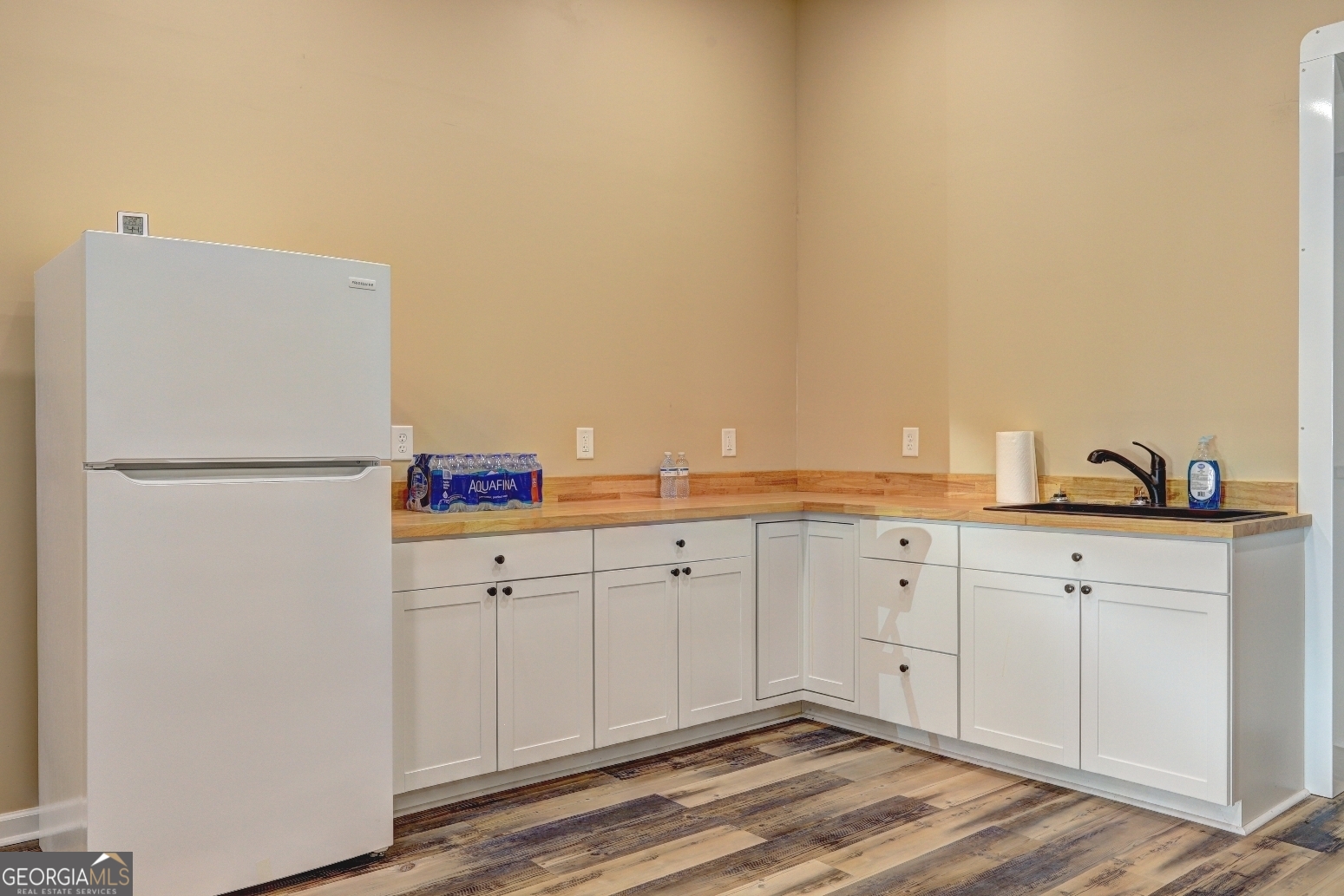 15 Market Street Property Photo 12