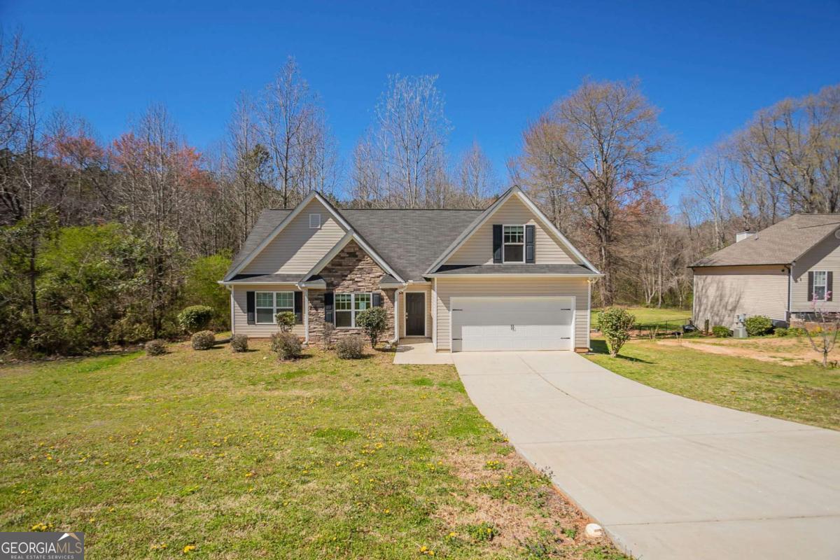 249 Clearwater Drive Property Photo
