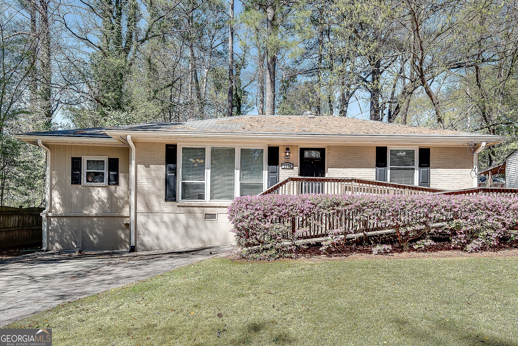 2926 Westbury Drive Property Photo 1