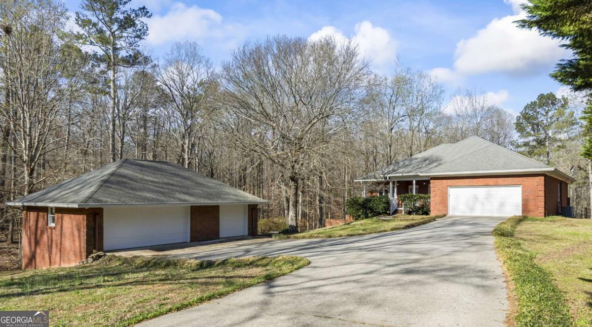 5595 Rolling Acres Lane Property Photo