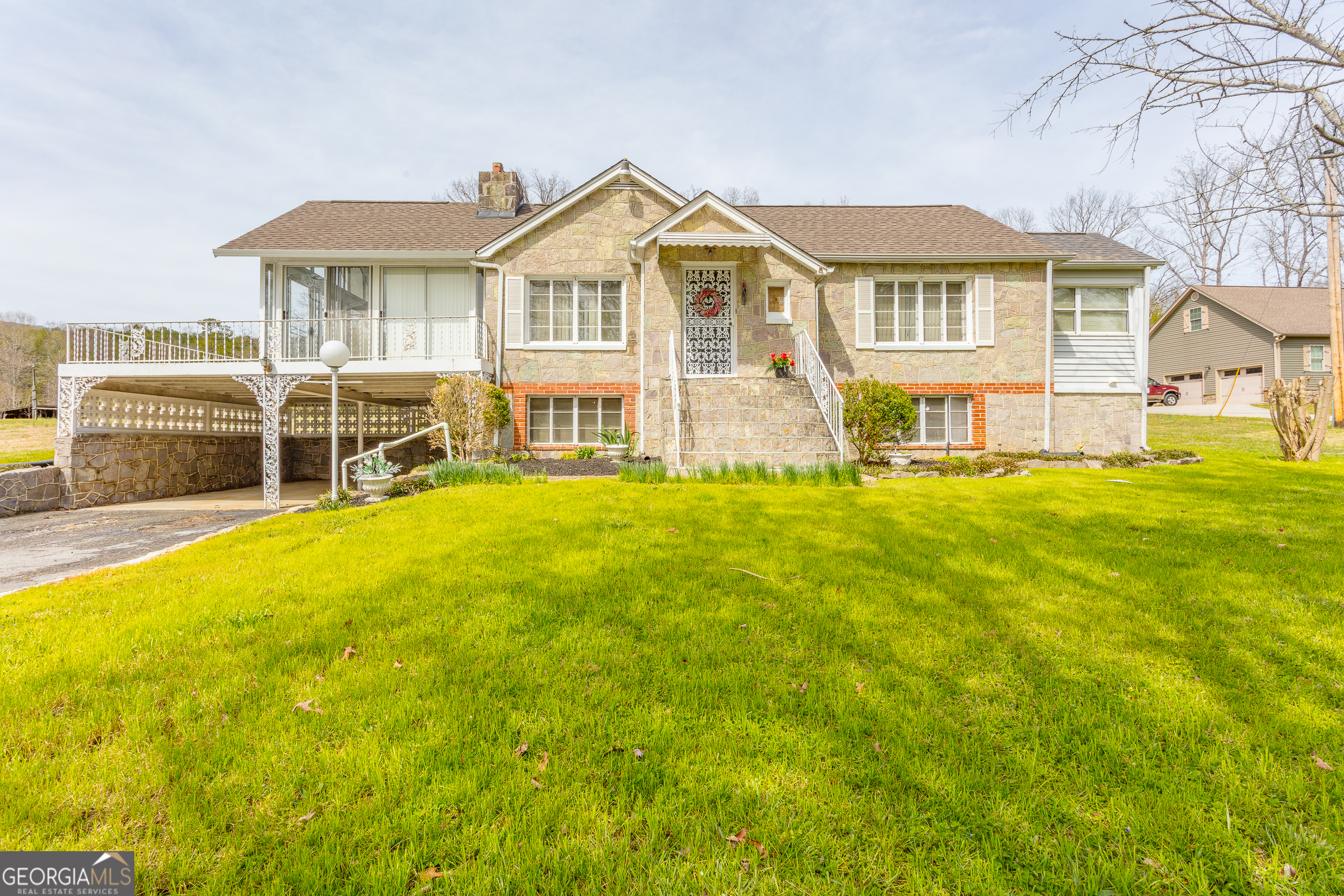 9554 Highway 193 Property Photo 1