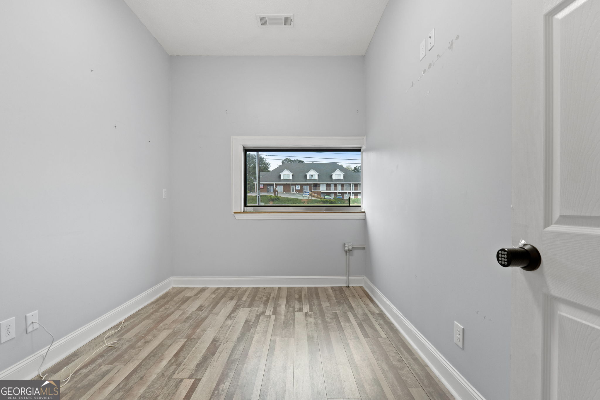 105 N Park Trail Property Photo 27