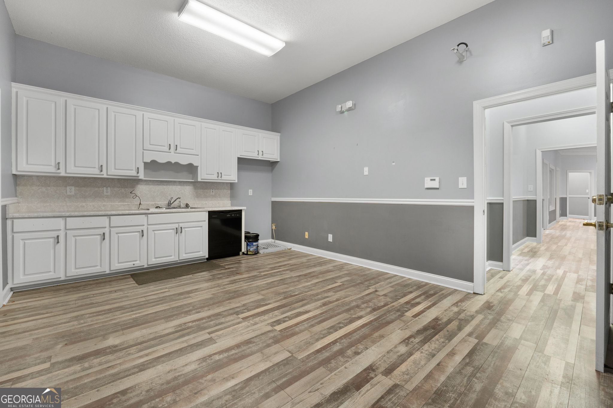 105 N Park Trail Property Photo 43