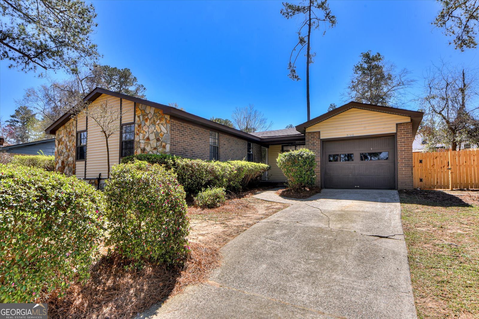 2140 Pepperidge Drive Property Photo