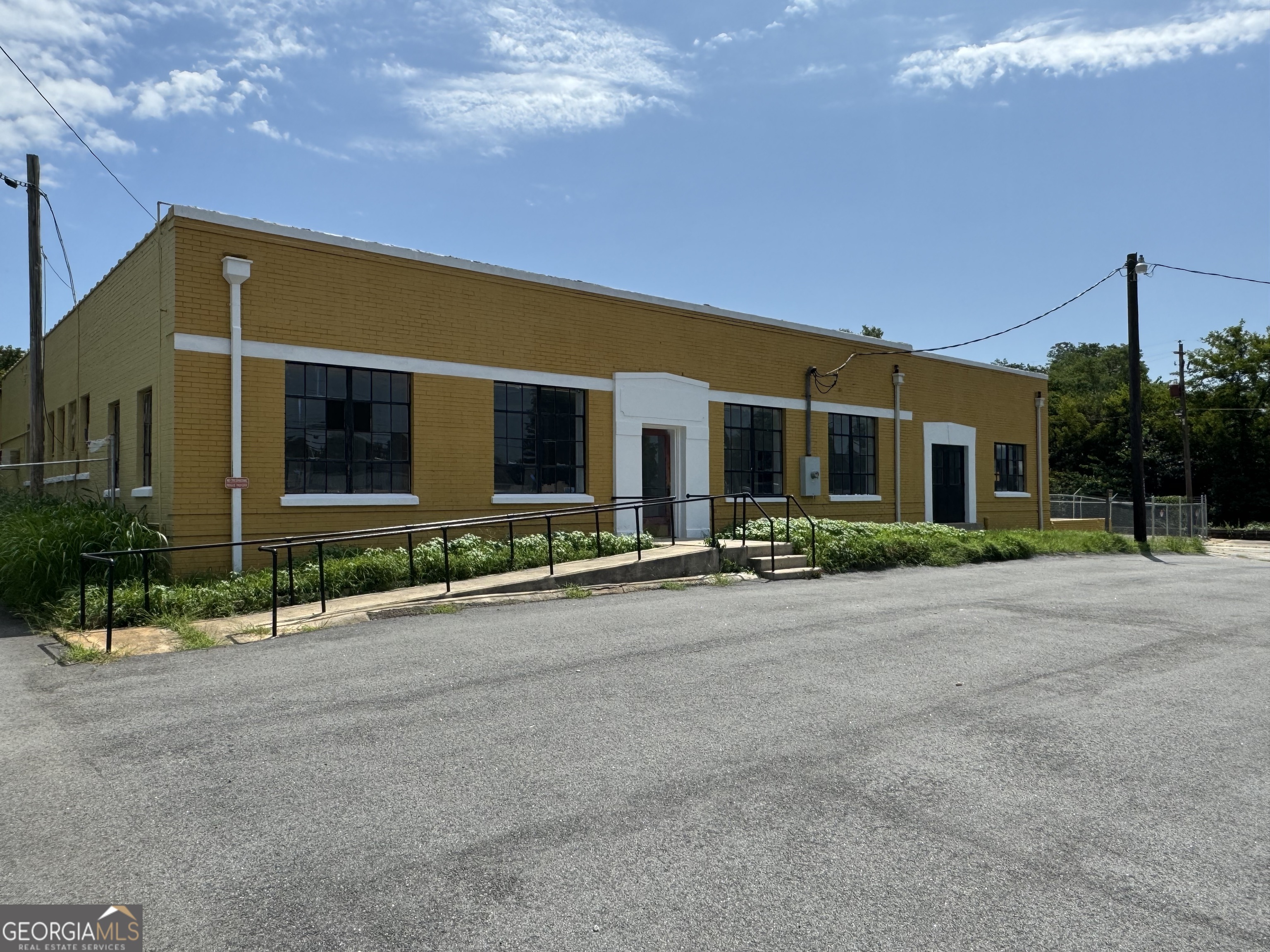 321 S Jefferson Avenue Property Photo