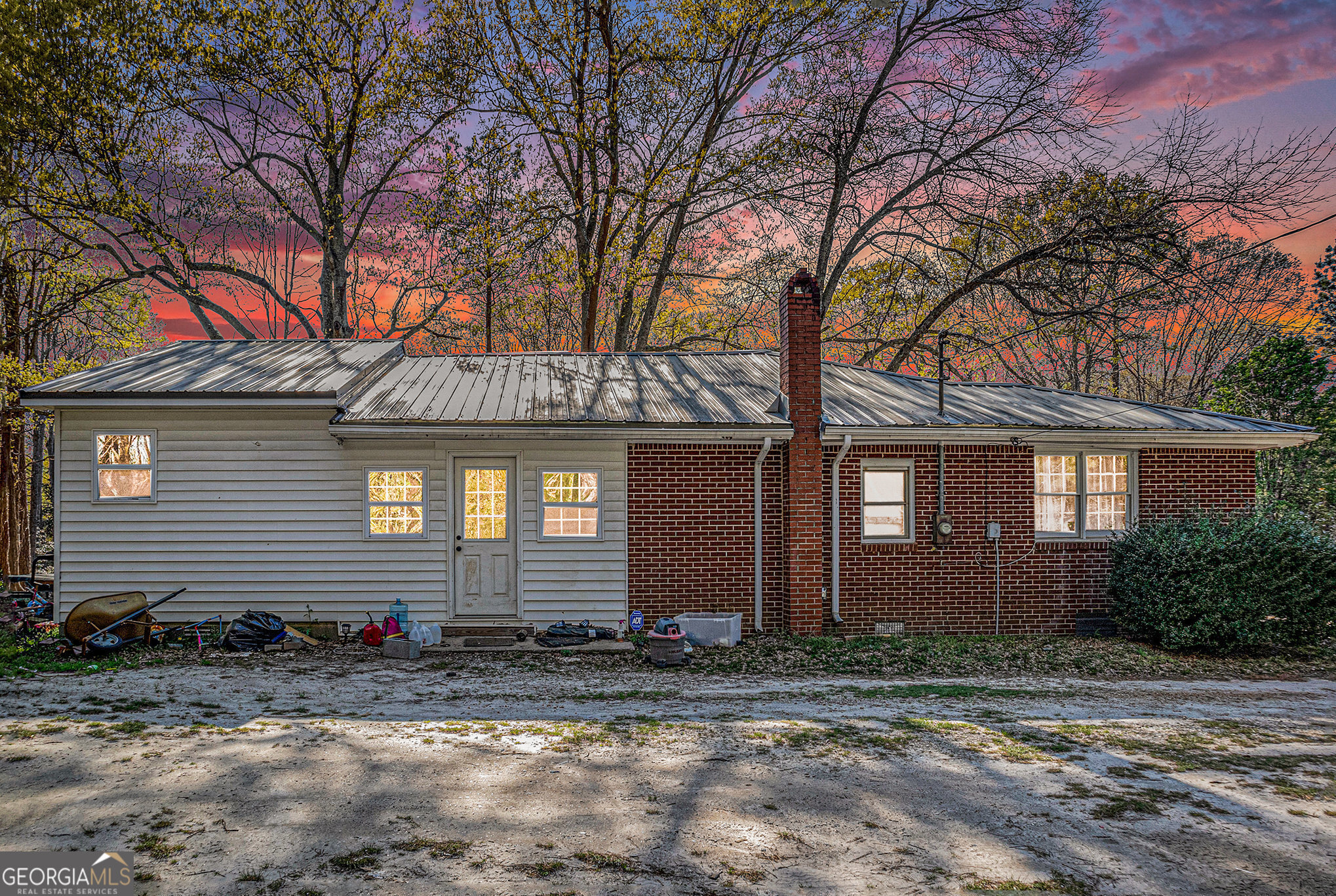 681 County Line Auburn Road Property Photo