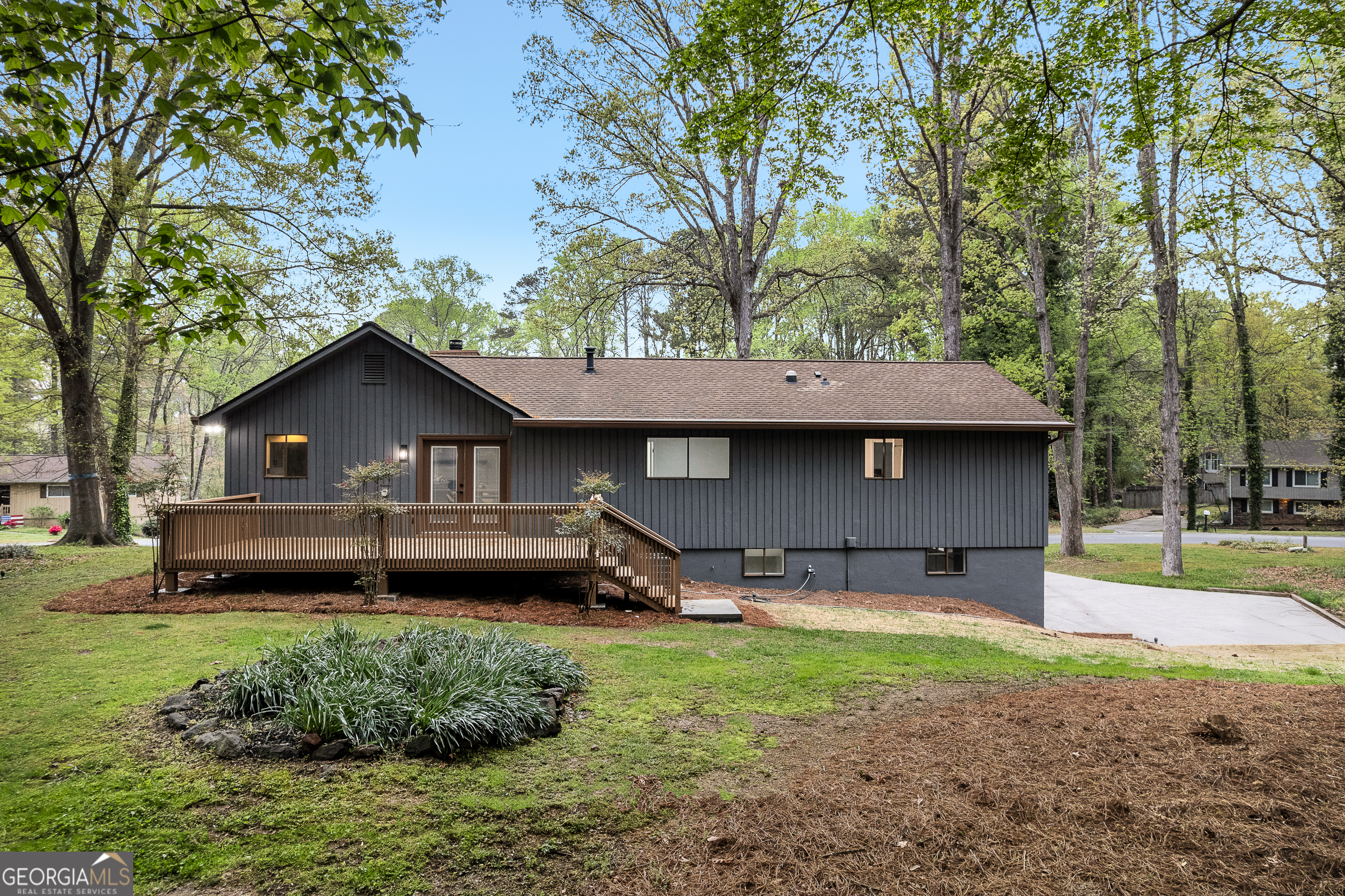 2512 Hidden Hills Drive Property Photo 18