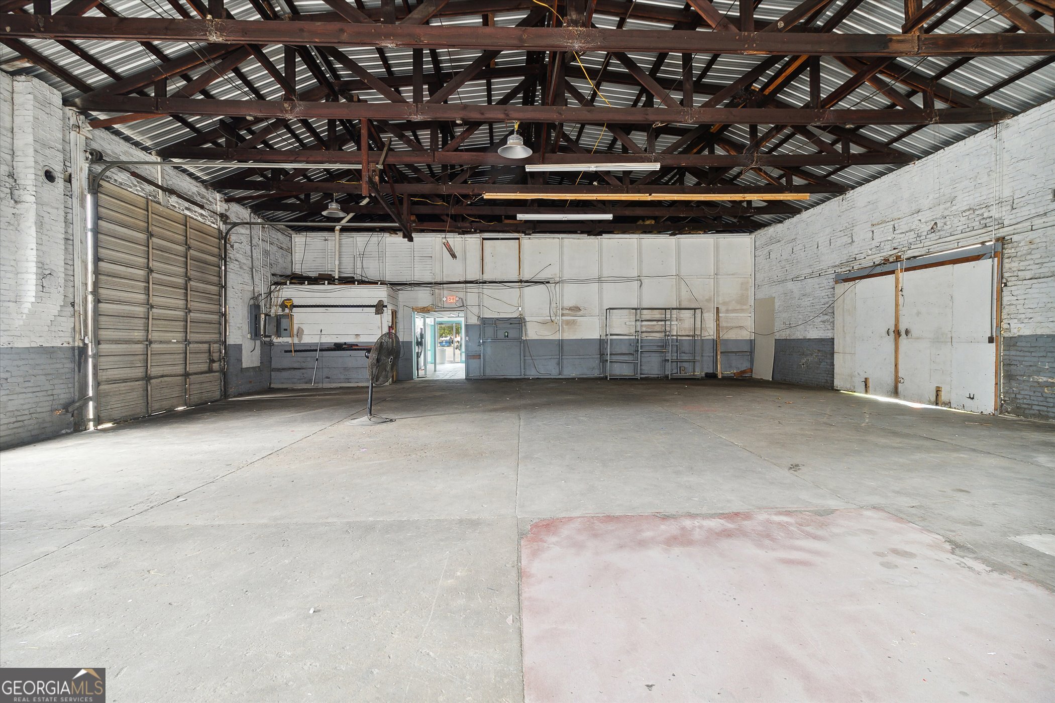 16 E Cypress Street Property Photo 13