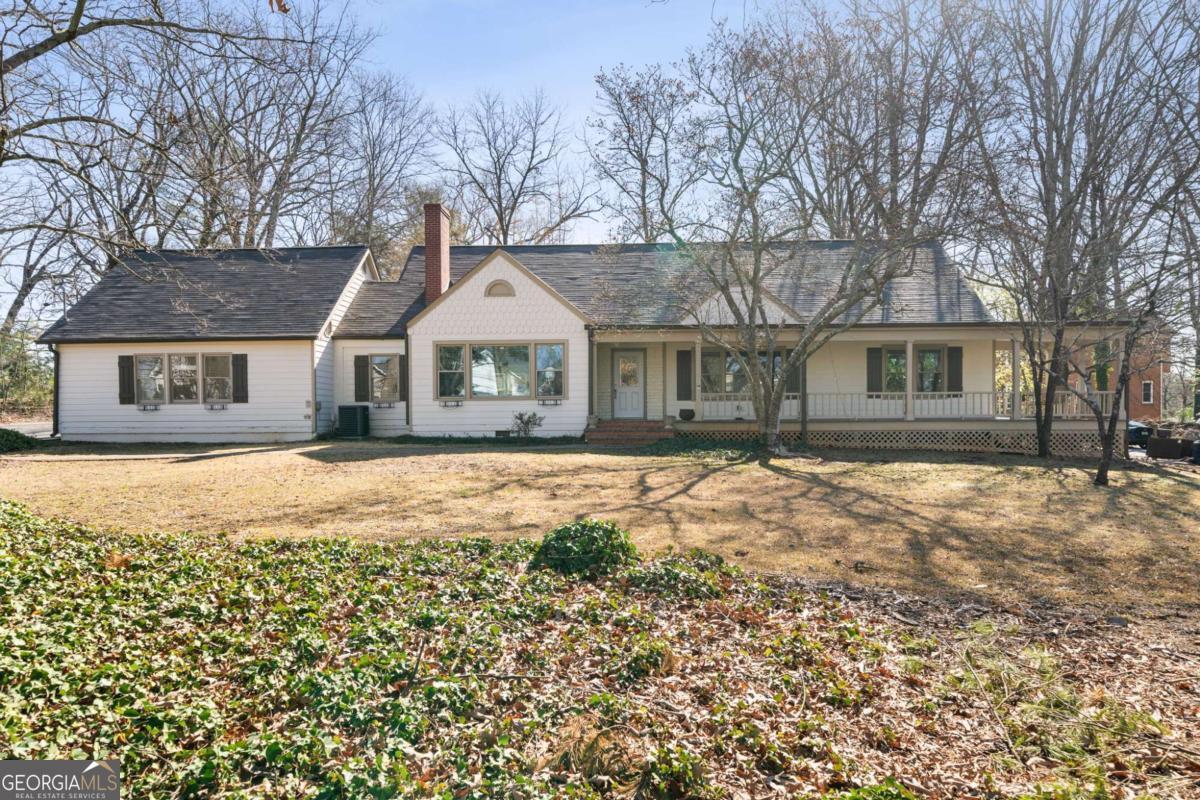 1140 Goodwin Place Ne Property Photo 1