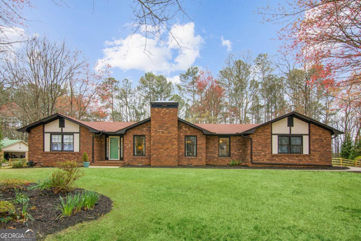 675 Spring Valley Drive Property Photo 1