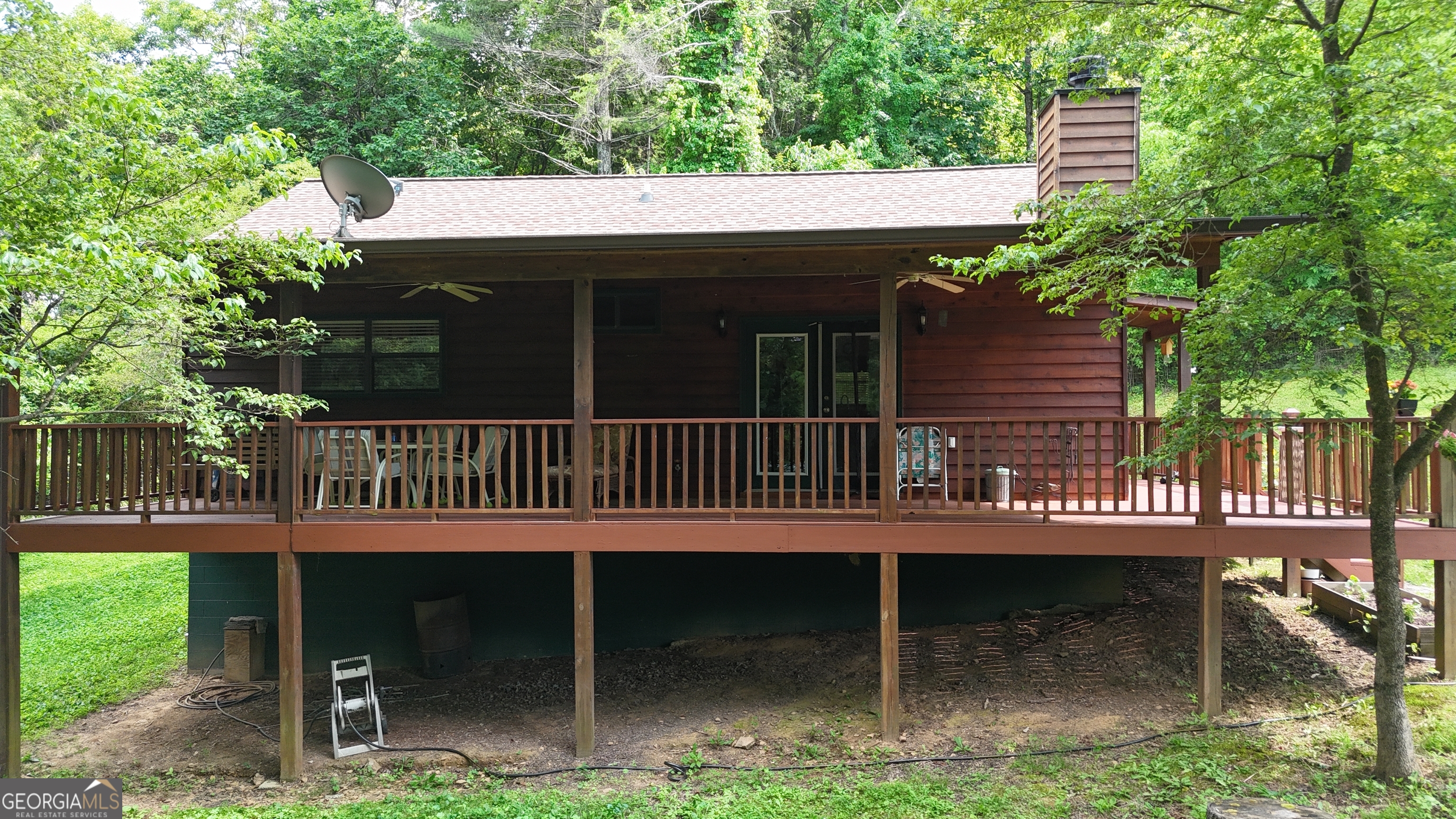 8055 Martins Creek Road Property Photo 1