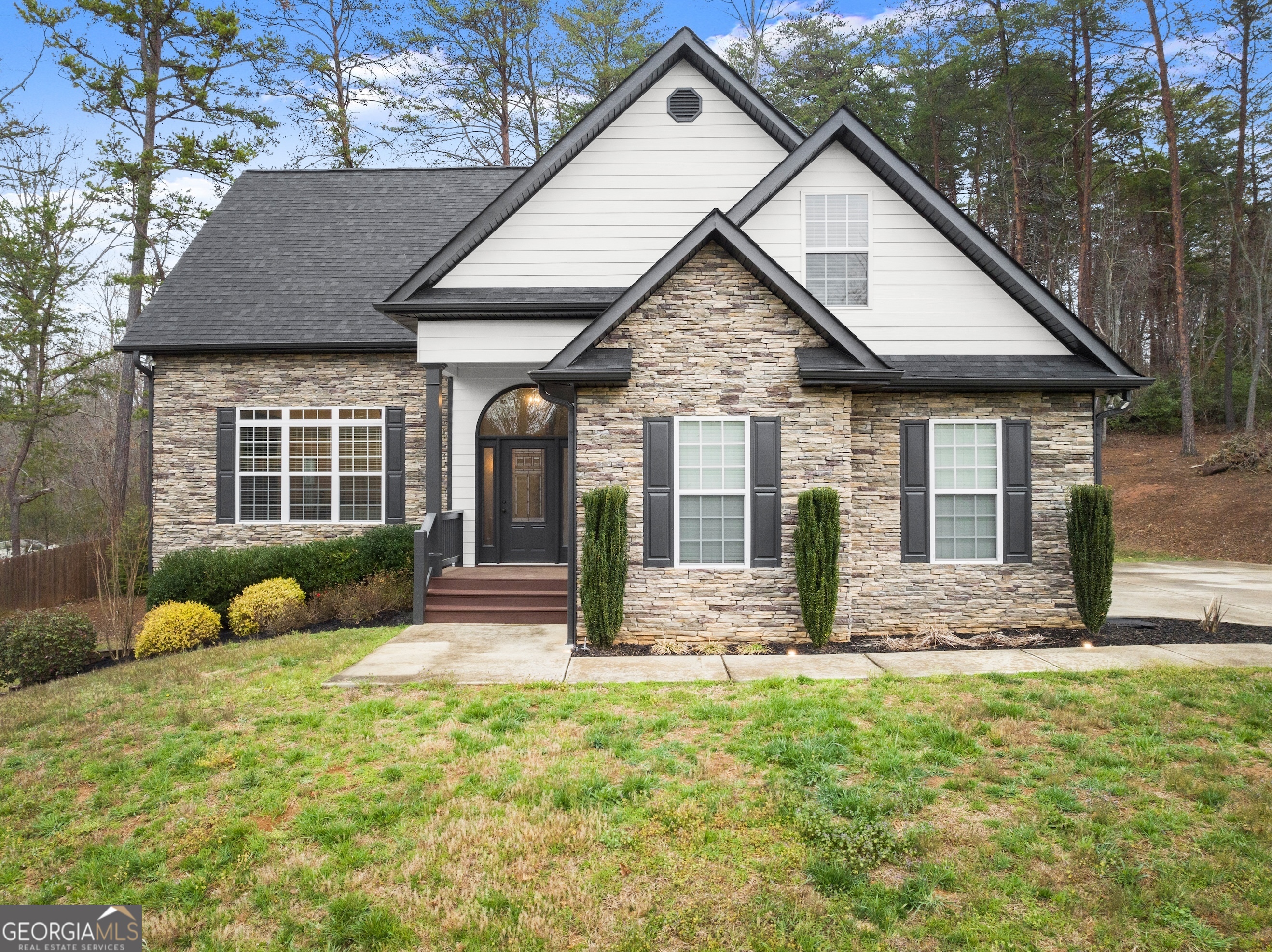 161 Wayward Winds Drive Property Photo 1