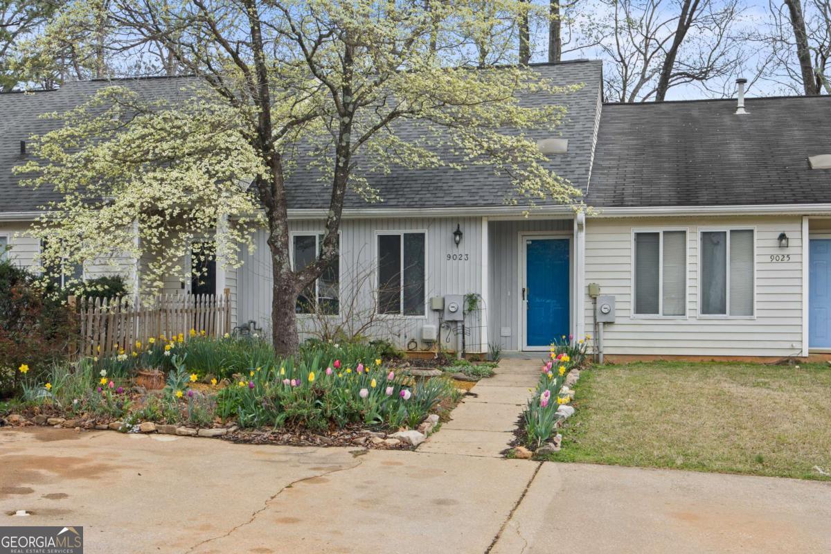 9023 Stoneleigh Trace Property Photo 1